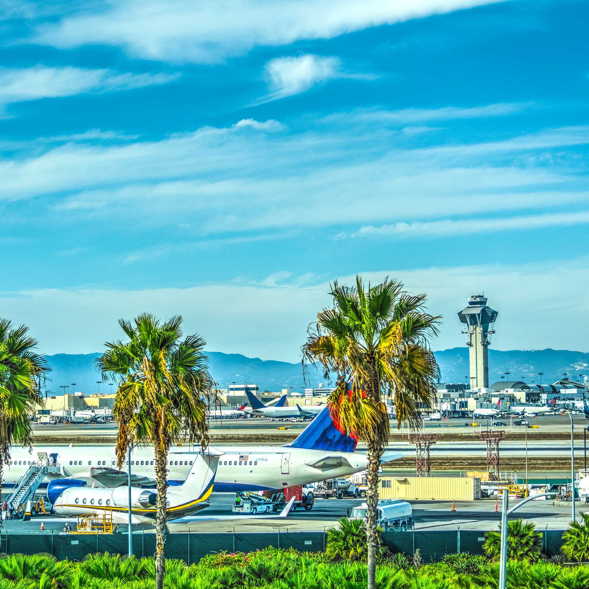 Private car transfers in United States from Los Angeles International Airport