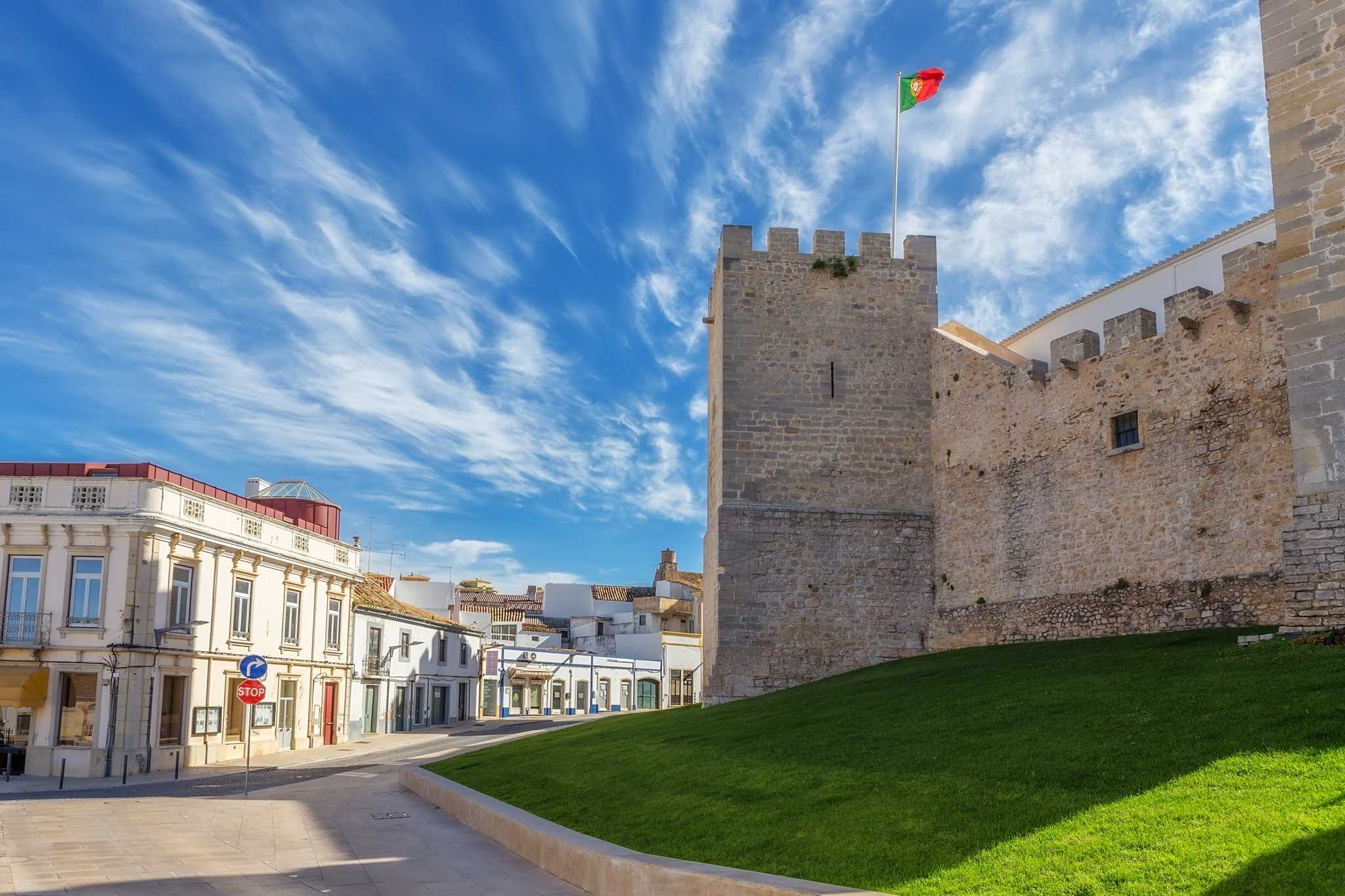 Parada del itinerario en Loule Castle en excursión privada desde Faro City