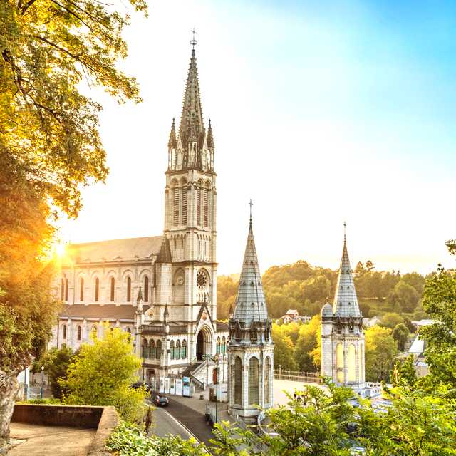 Toulouse to Lourdes: Private day trip