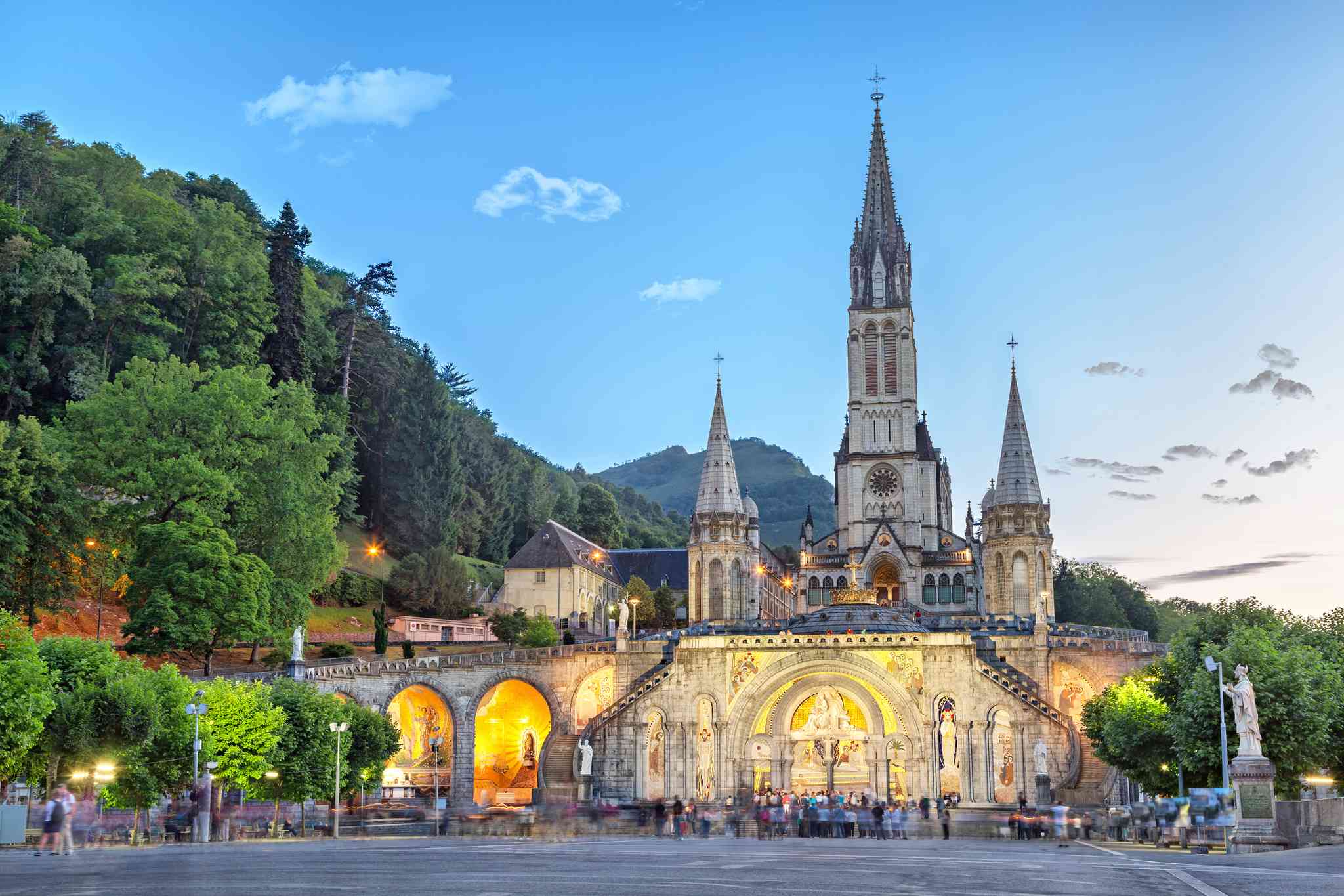 Vista panorámica de Lourdes - excursión privada de un día desde Barcelona - foto 4