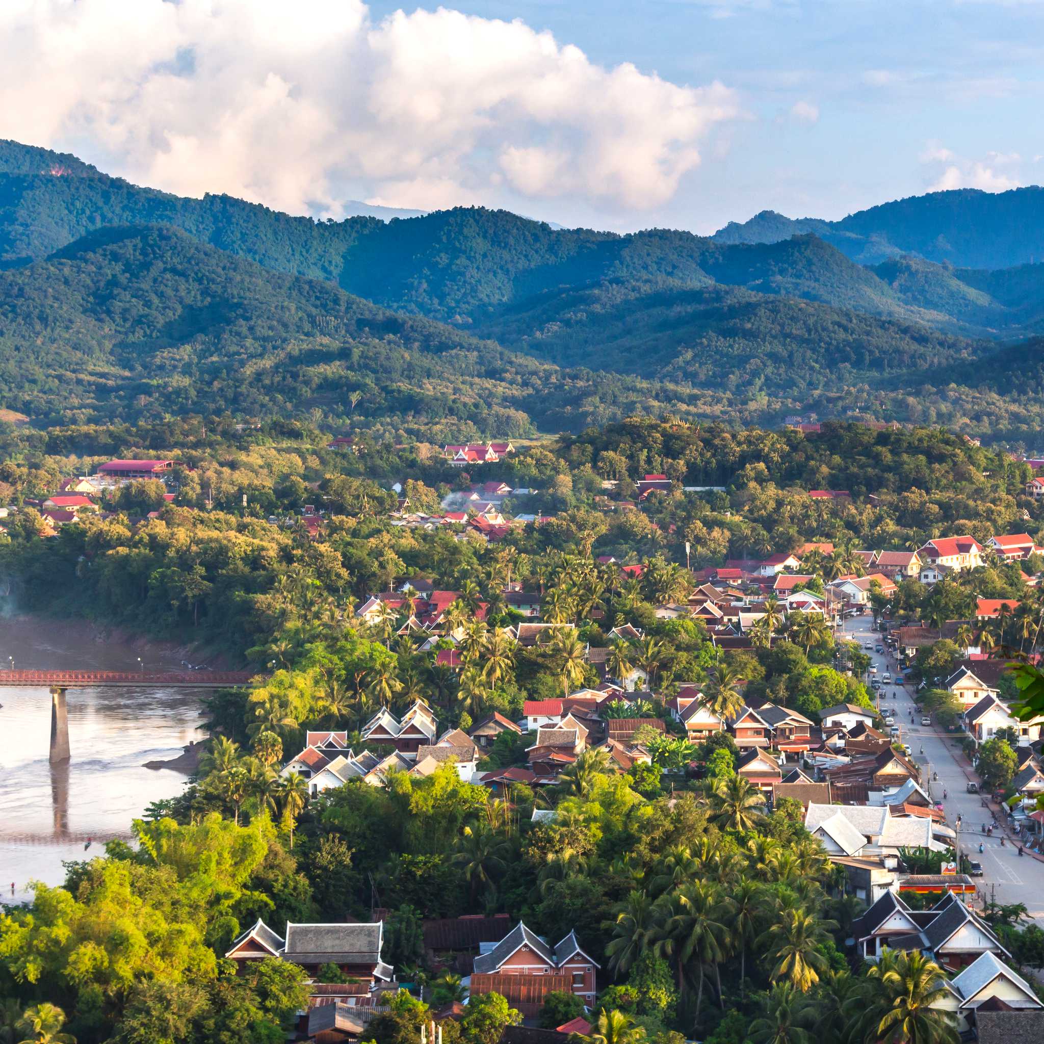 Private car transfers in Laos from Luang Prabang