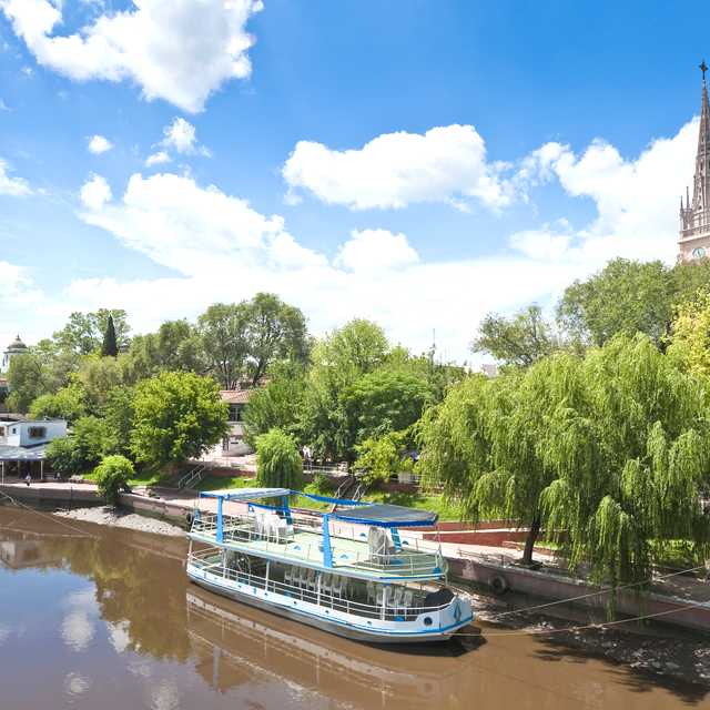 Buenos Aires to Lujan and Carlos Keen: Private day trip