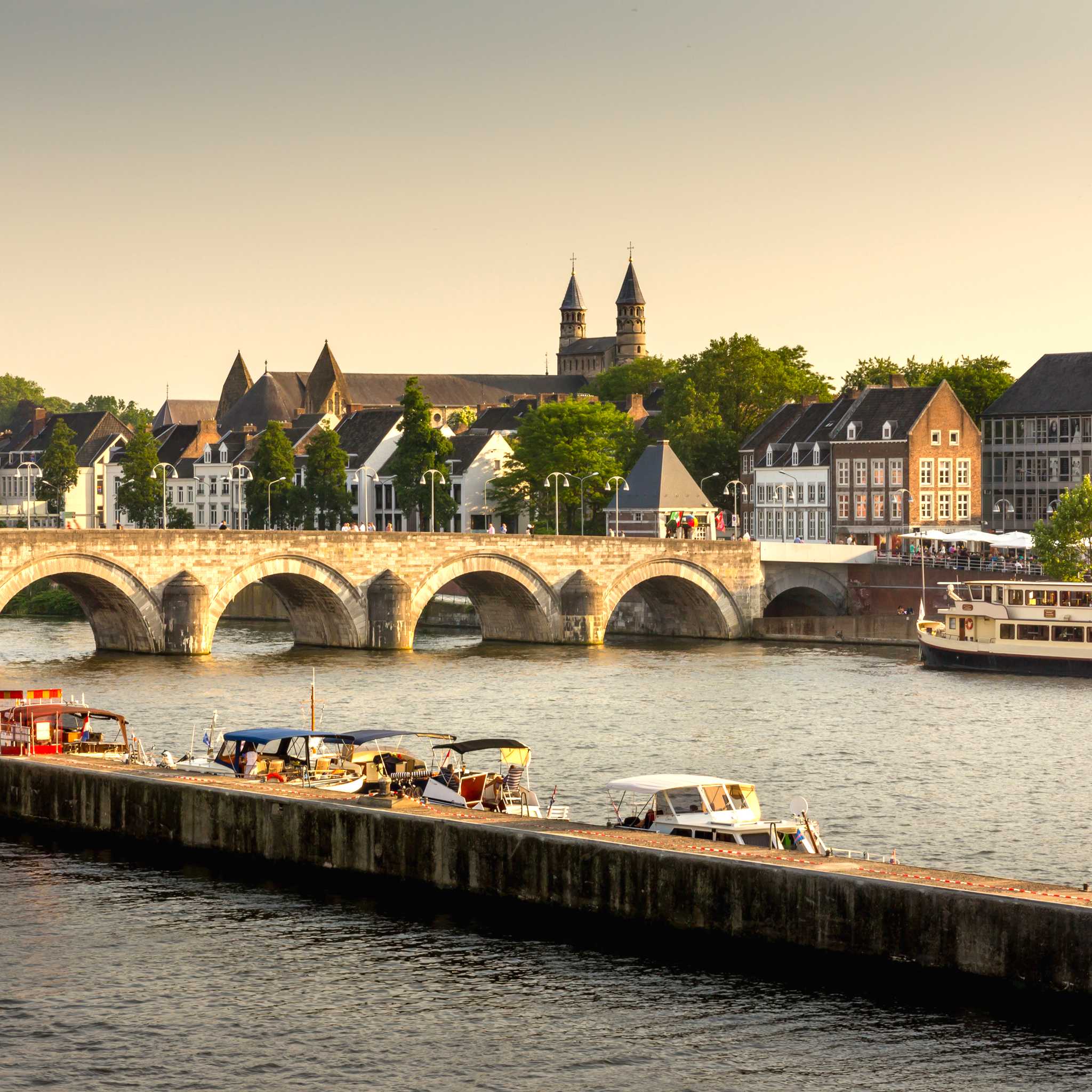 Private car transfers in Netherlands from Maastricht