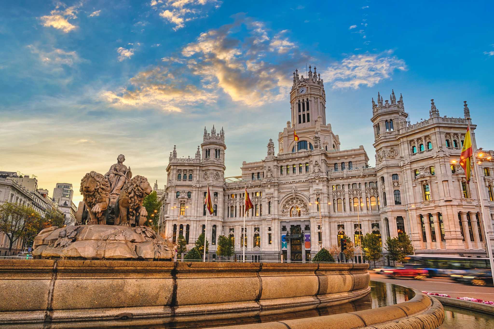 Scenic view of Madrid City Center - destination for private car transfer from Adolfo Suarez Madrid - Barajas Airport