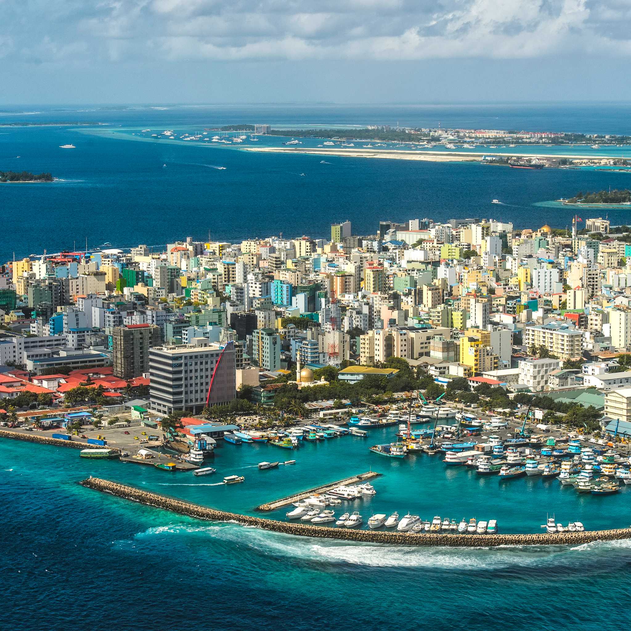 Private car transfers in Maldives from Male