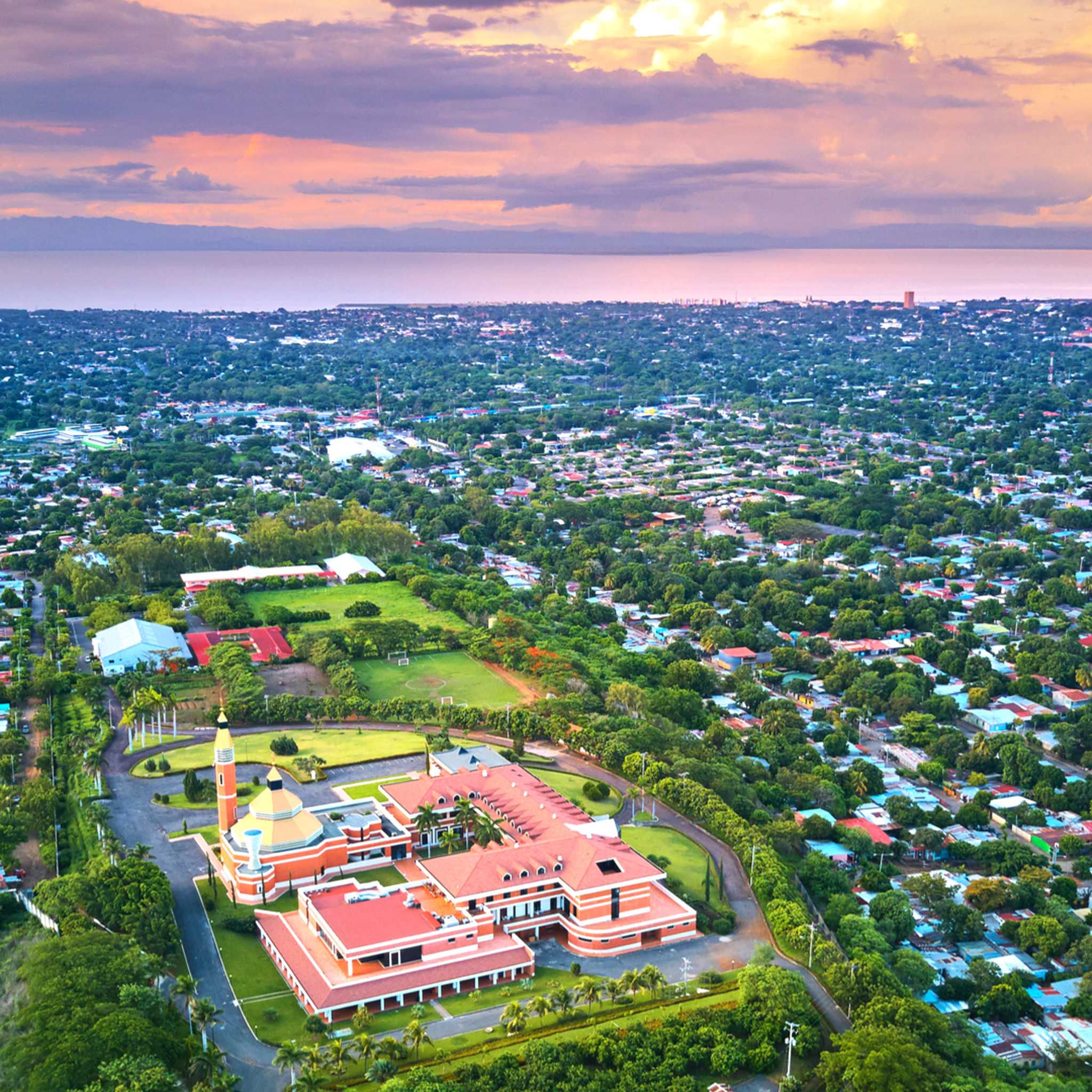 Private car transfers in Nicaragua from Managua