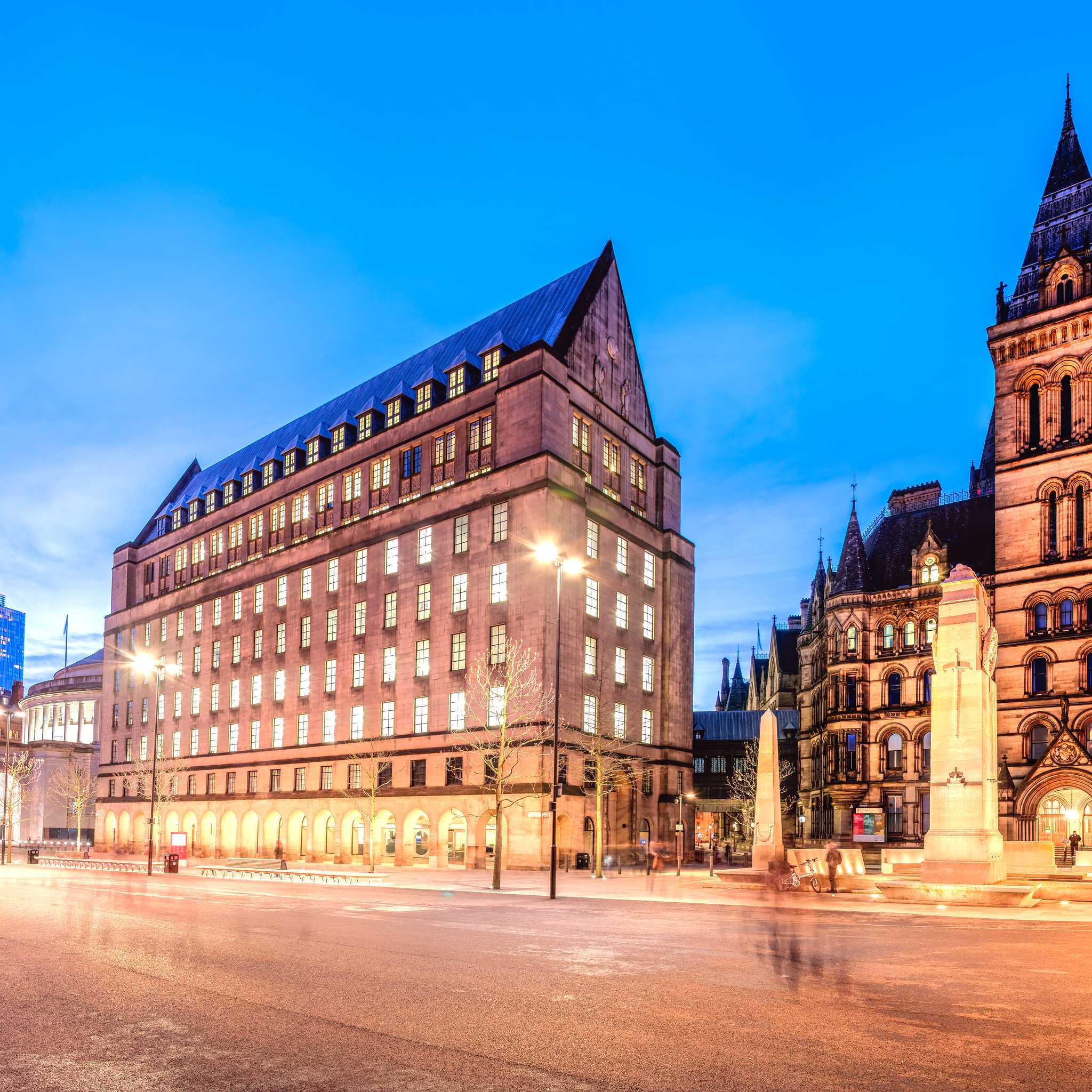 Private car transfers in United Kingdom from Manchester Airport