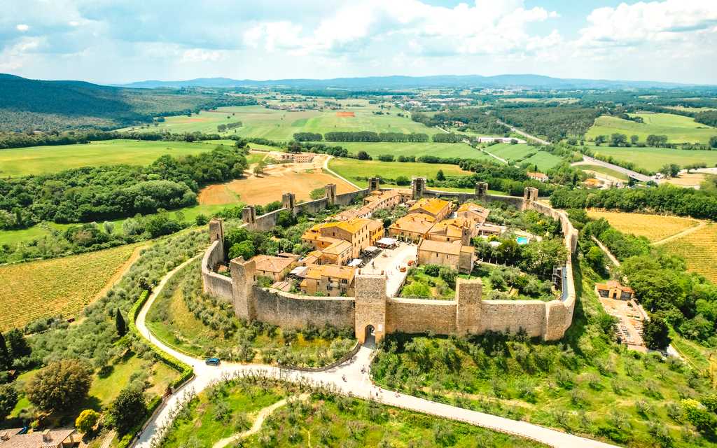 Tailored trips for Slow Tuscany | Vineyards, Hill Towns & Art Itinerary - Private transfers by Daytrip