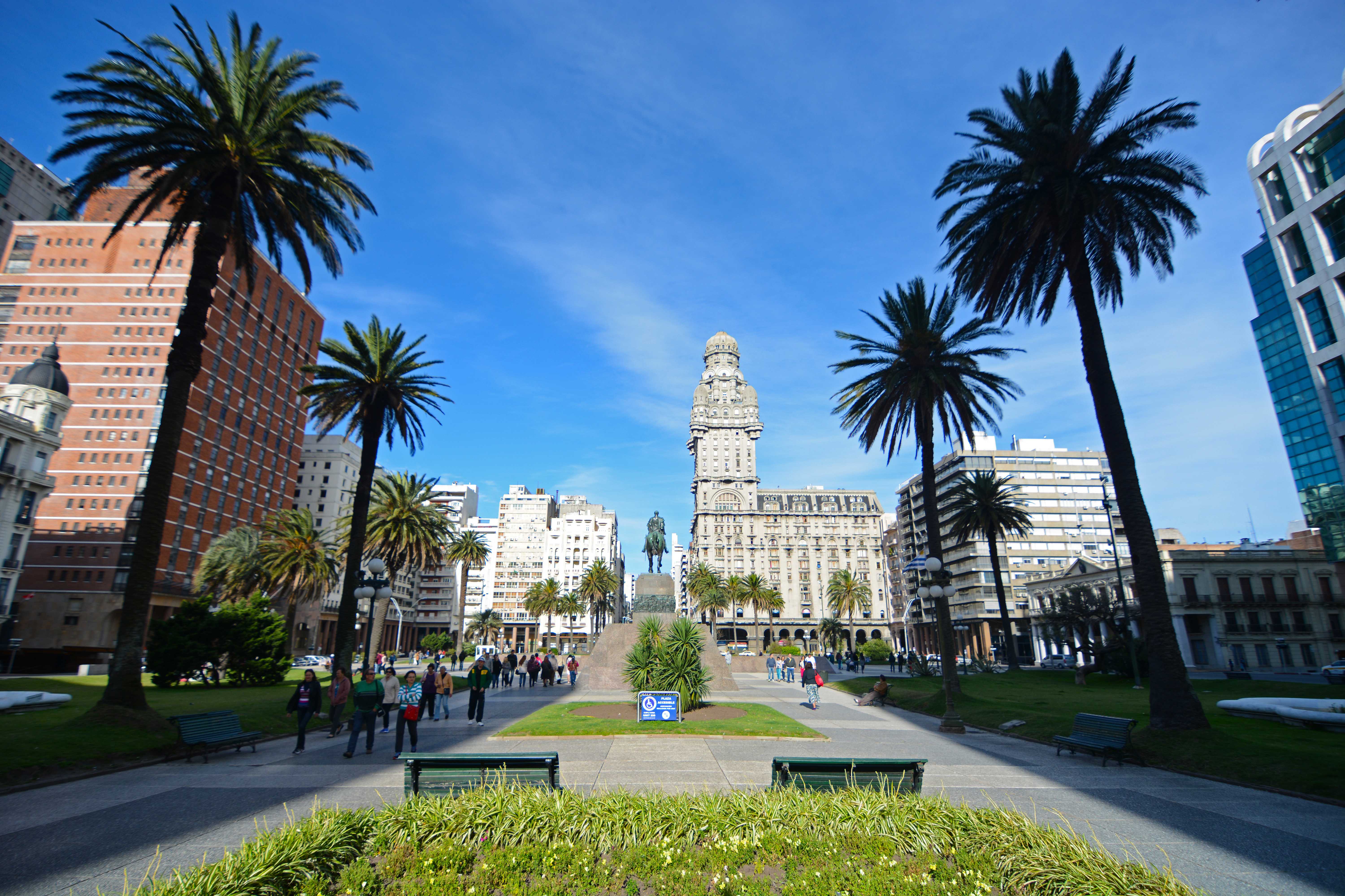 Benito Quinquela Martin Terminal to Montevideo Transfer | Daytrip