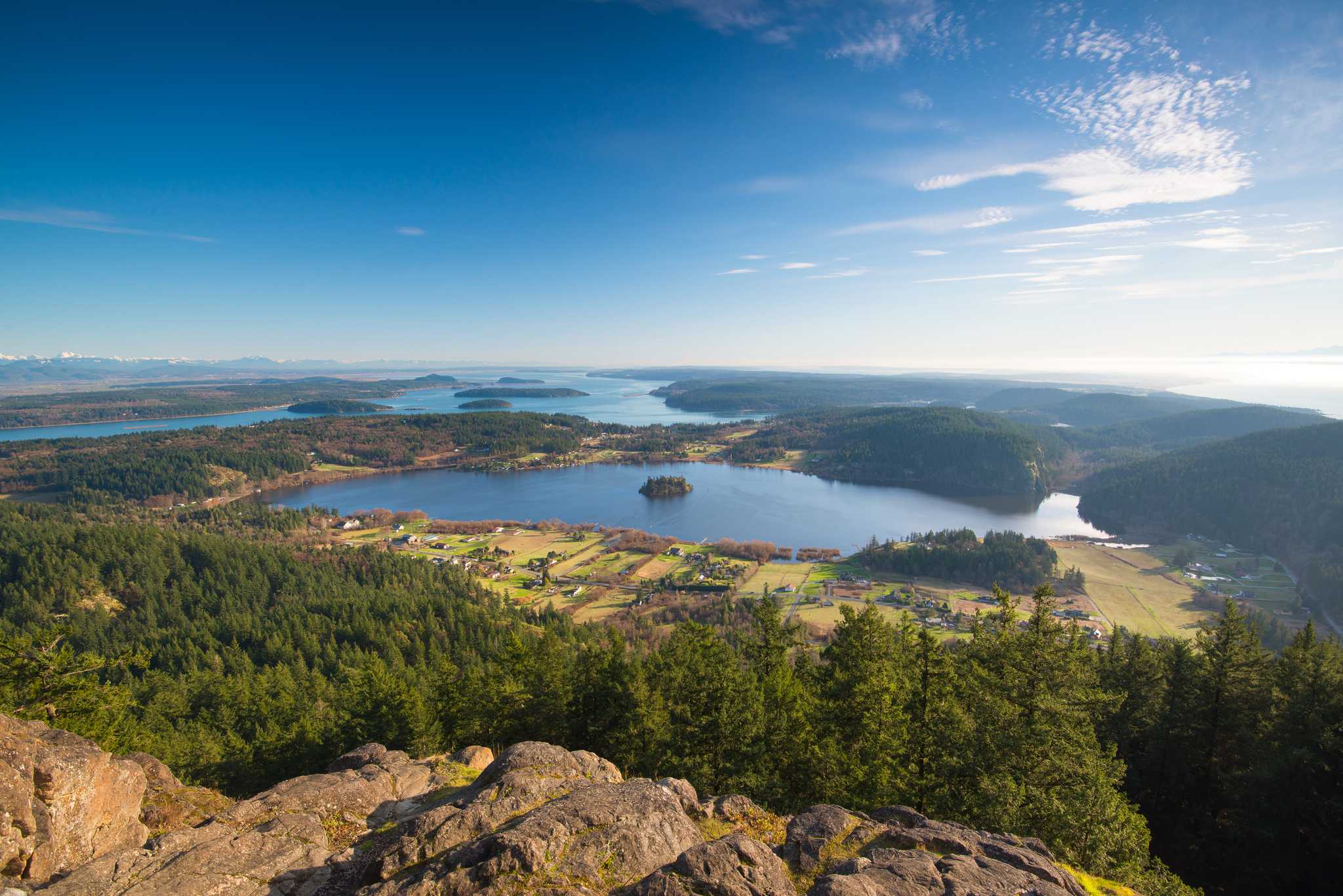 Visit Mount Erie Park on the way from vancouver-ca to seattle-wa-us with Daytrip