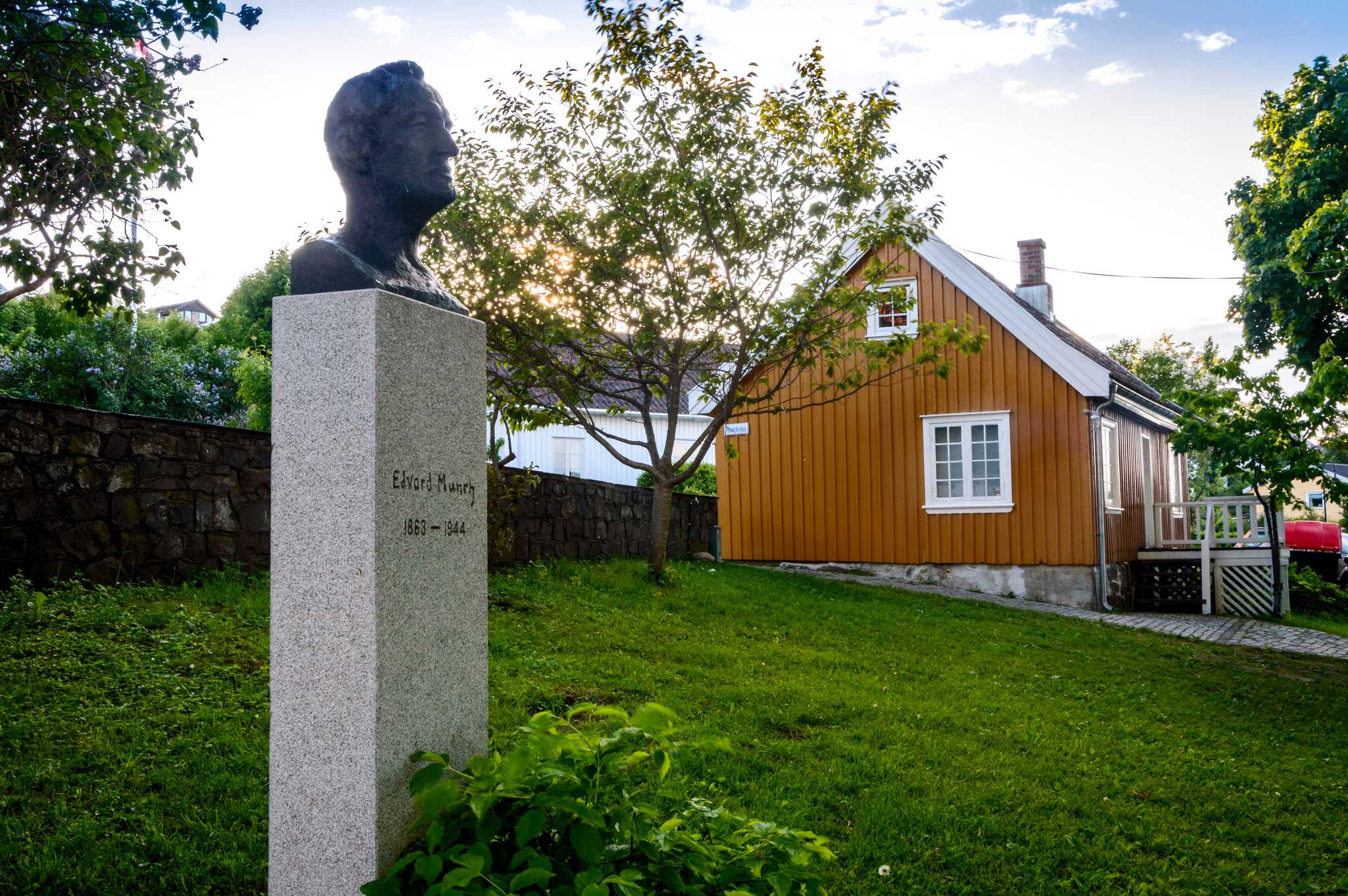 Itinerary stop at Munch’s Hus on private day trip from Oslo