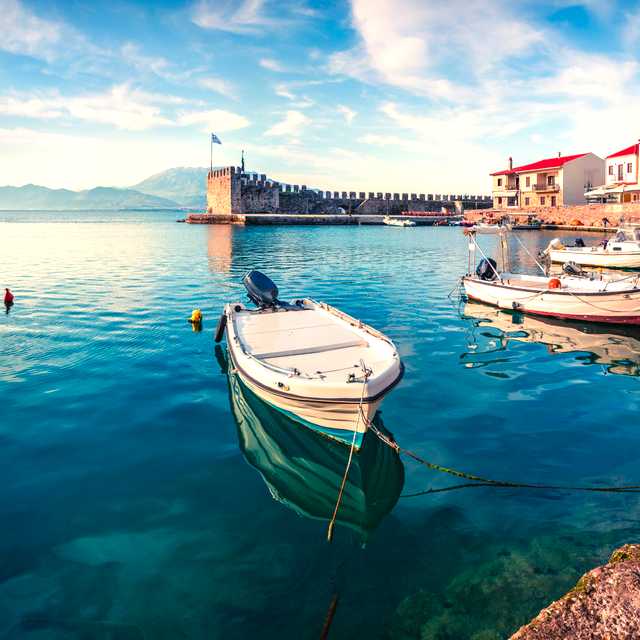 Athens to Delphi and Nafpaktos: Private day trip