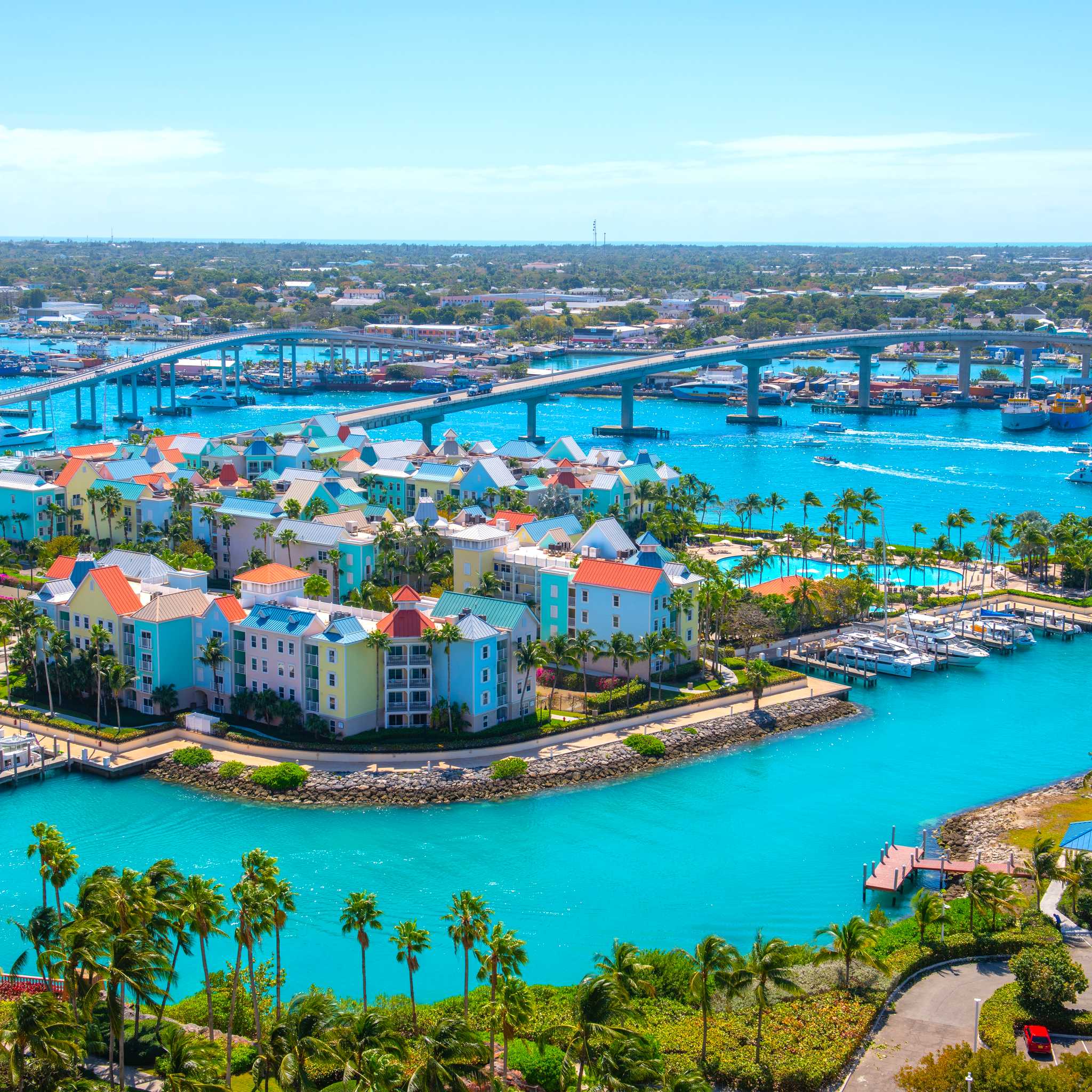 Private car transfers in Bahamas from Nassau