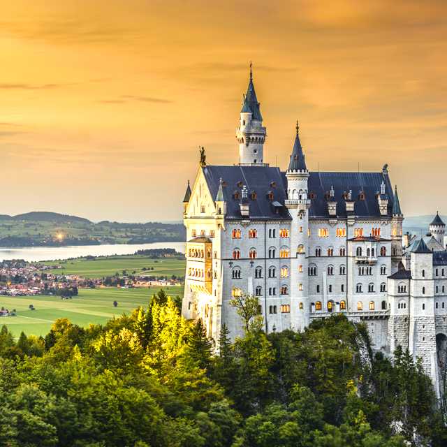 Innsbruck to Neuschwanstein Castle in Fussen: Private day trip