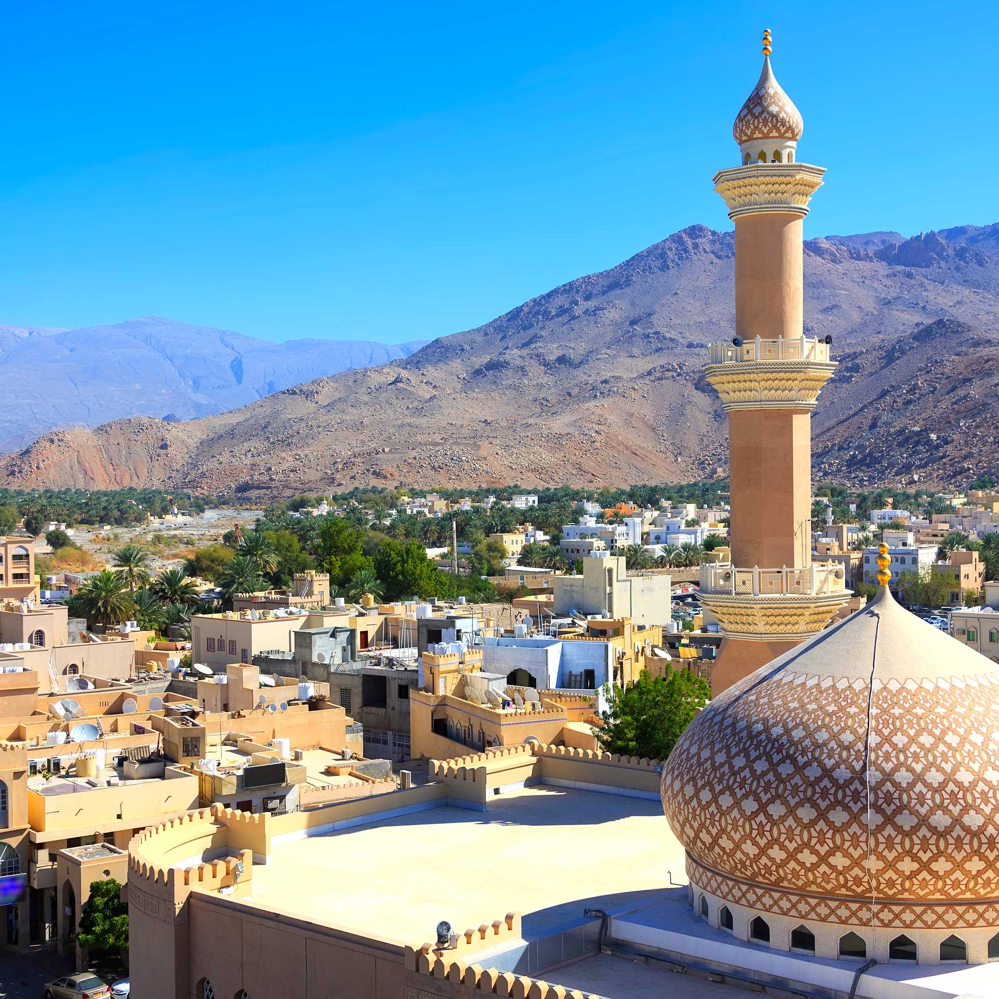 Private car transfers in Oman from Nizwa