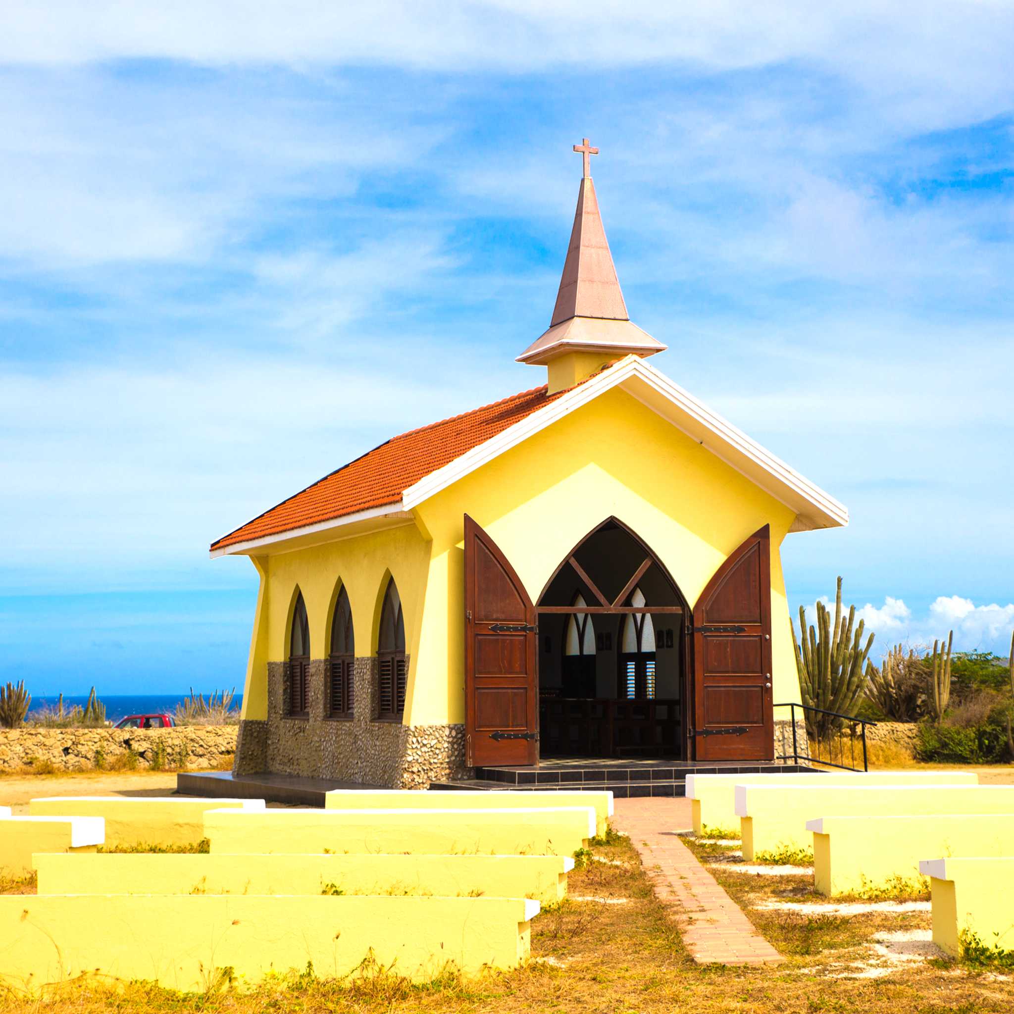 Private car transfers in Aruba from Noord Town