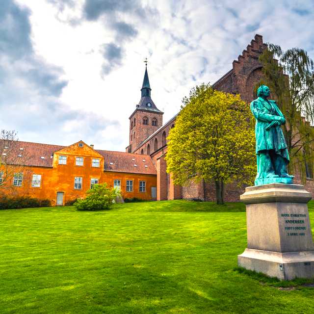 Copenhagen to Odense and Egeskov Castle: Private day trip