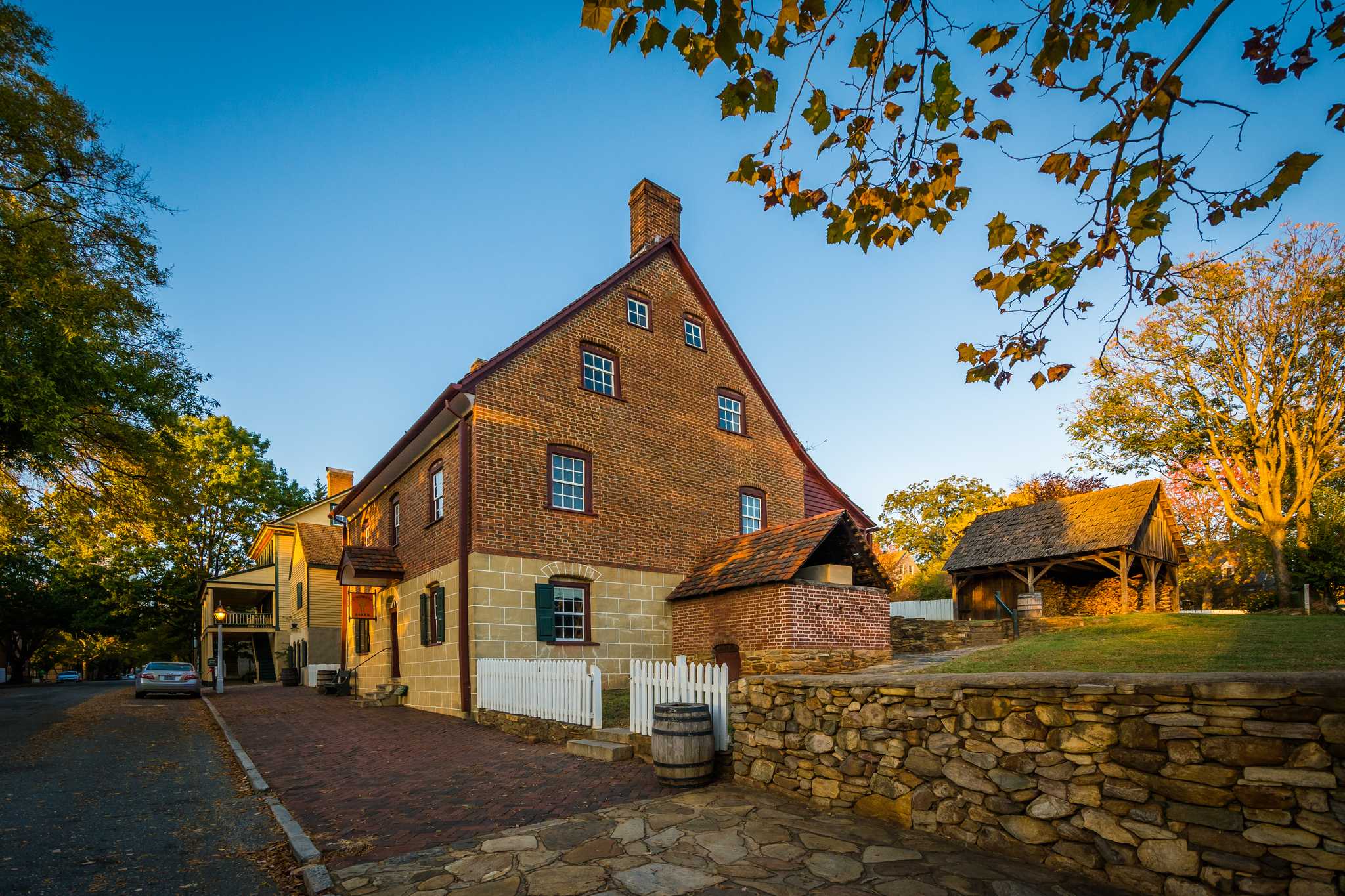 Visitez Old Salem Museums & Gardens sur le chemin de philadelphia-pa-us à charlotte-nc-us avec Daytrip