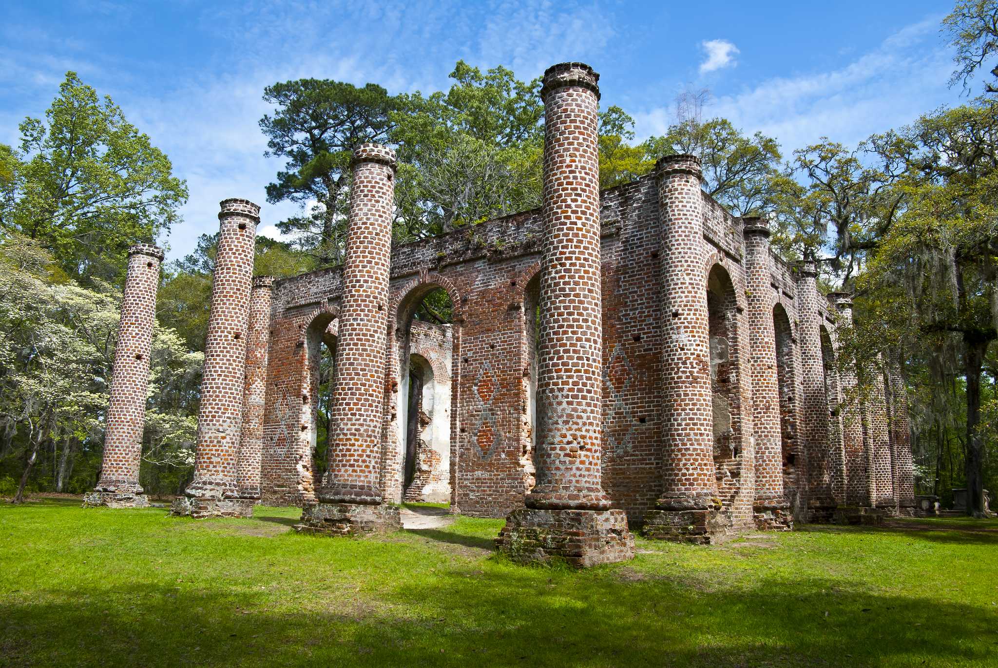 在 从 st-petersburg-fl-us 到 charlotte-nc-us 的途中，参观 Old Sheldon Church Ruins ，通过 Daytrip