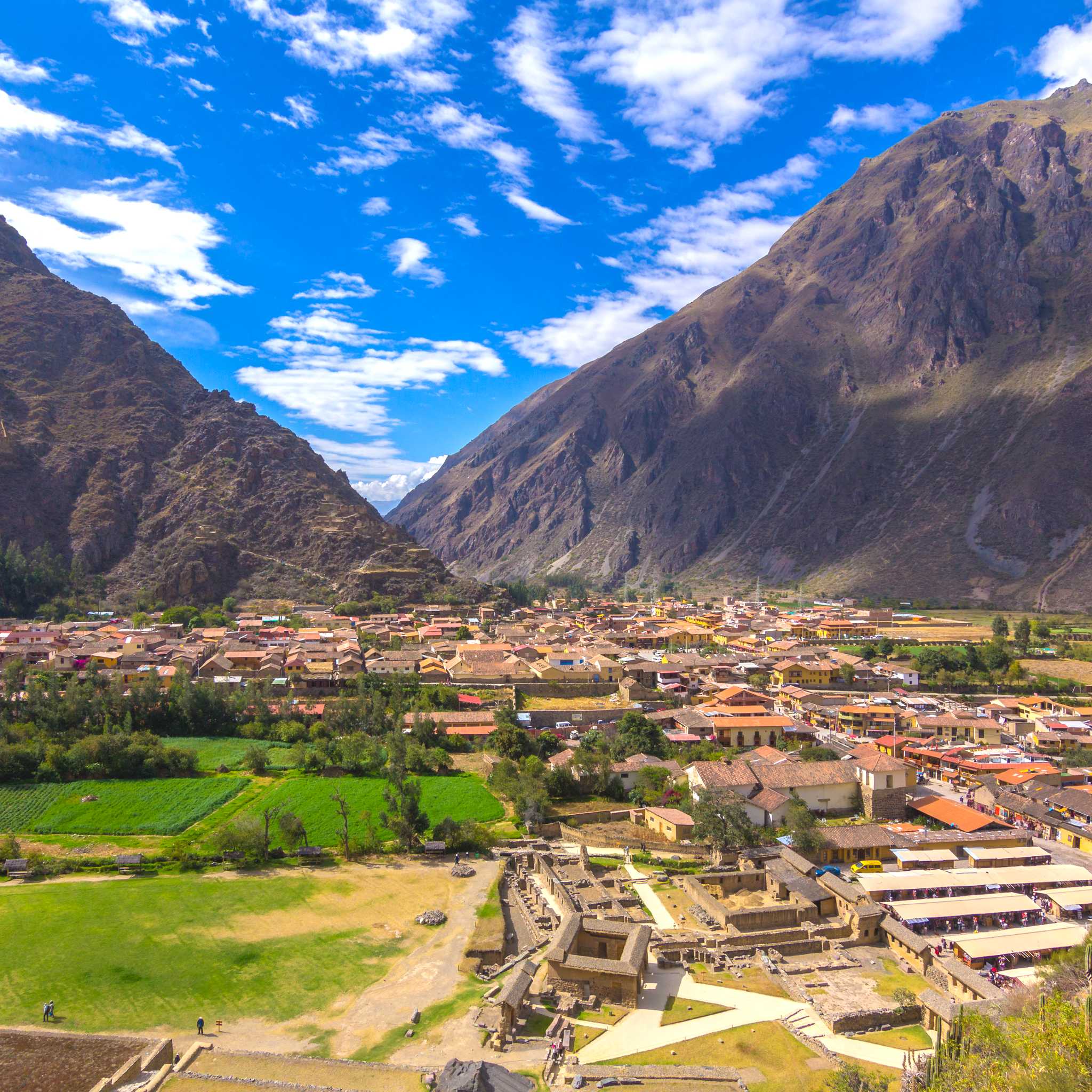 Private car transfers in Peru from Ollantaytambo