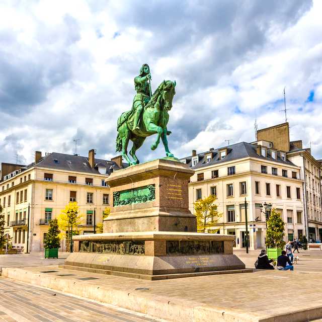 CDG Airport to Orleans, Villandry, and Usse: Day trip