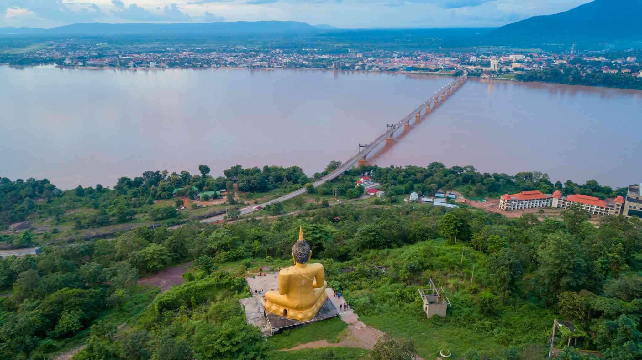 Blick auf die Landschaft von Pakse - private Tagesreise von Vientiane - Foto 3