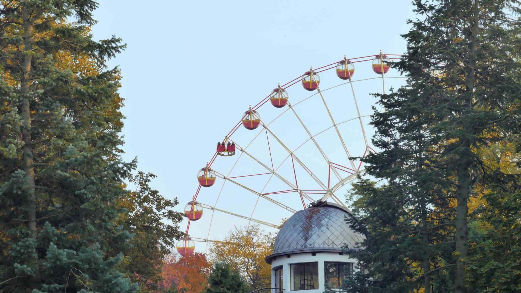 Scenic view of Paris Disneyland - private day trip from Brussels Airport - photo 4