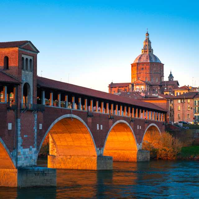 Como City to Pavia and Certosa di Pavia: Private day trip