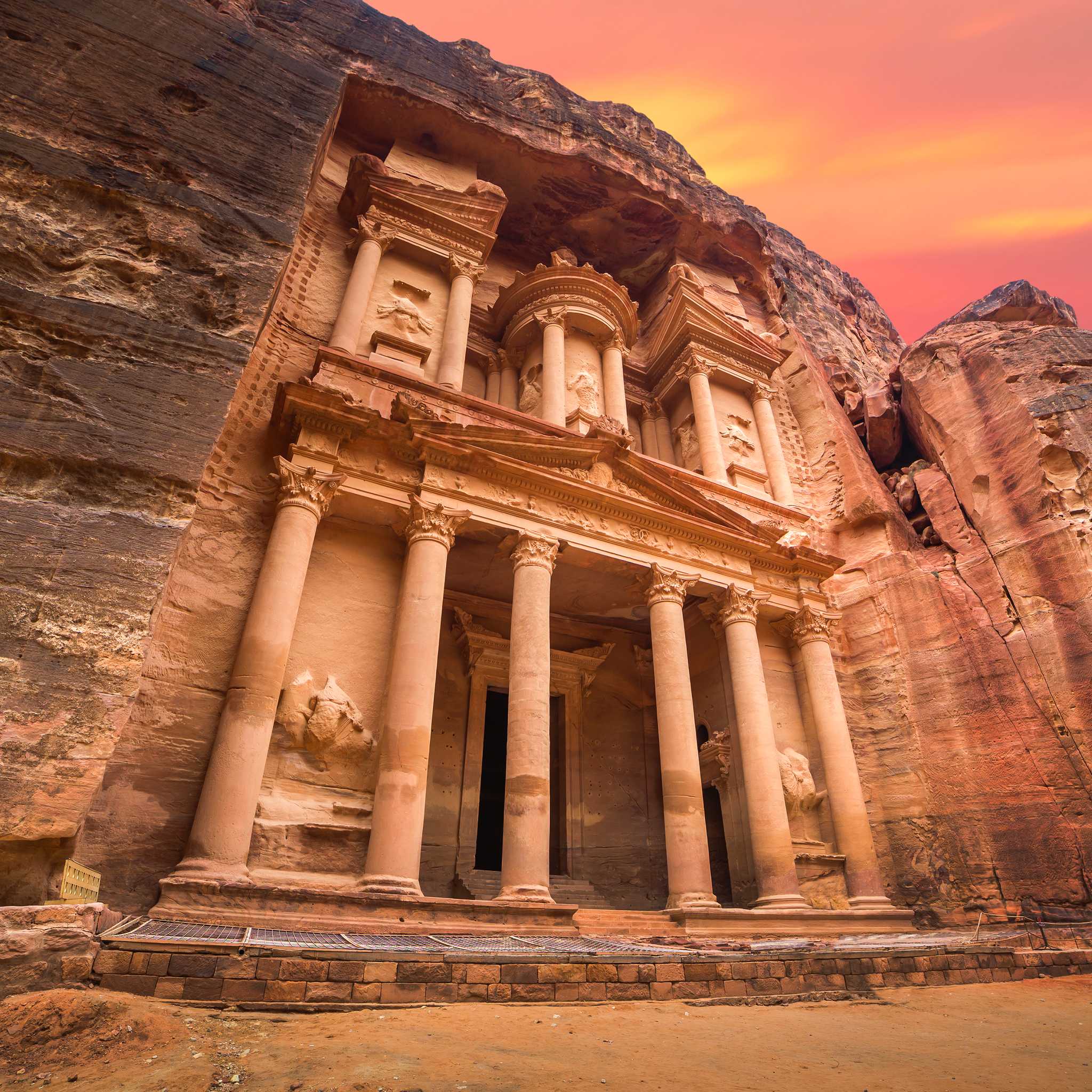 Private car transfers in Jordan from Petra