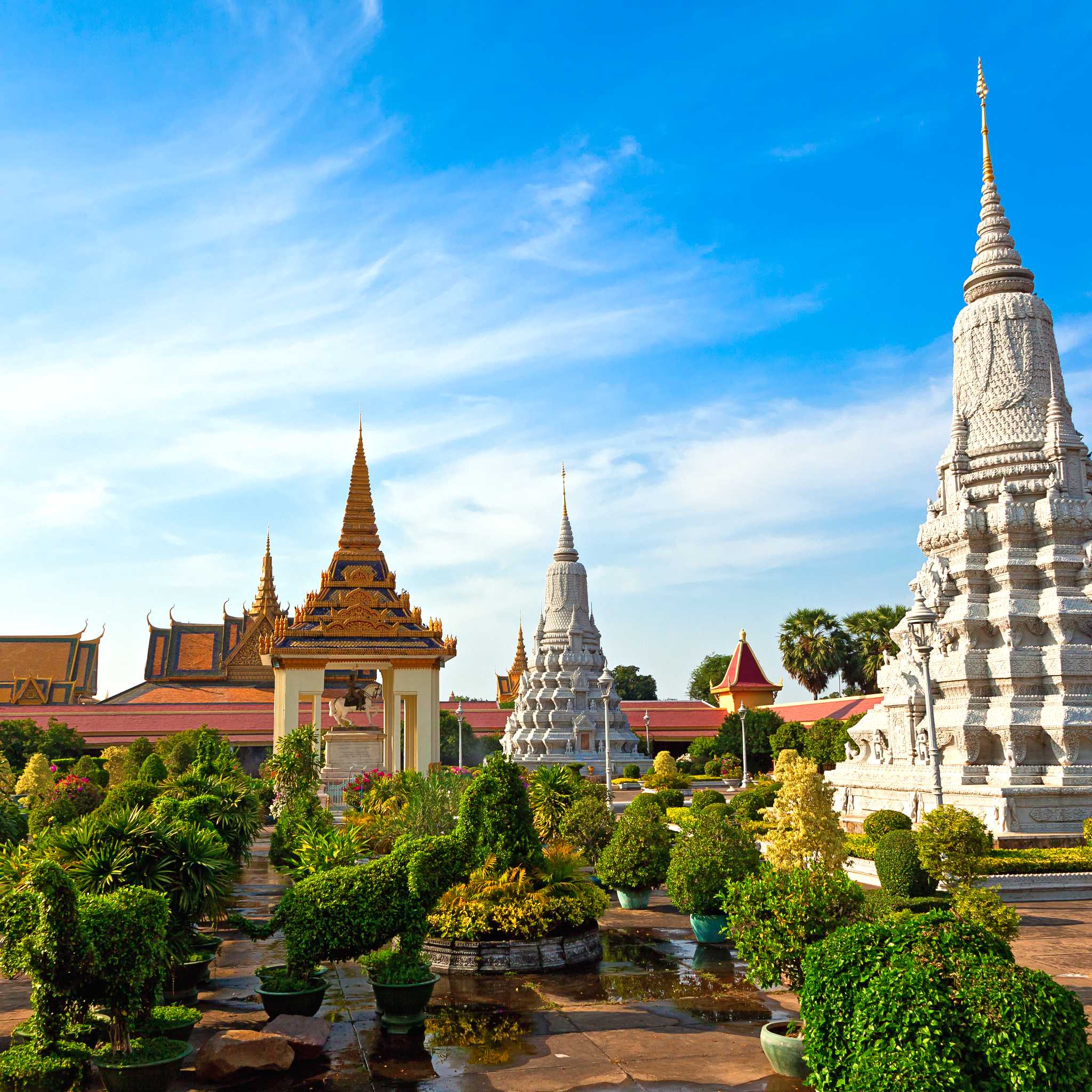 Private car transfers in Cambodia from Phnom Penh