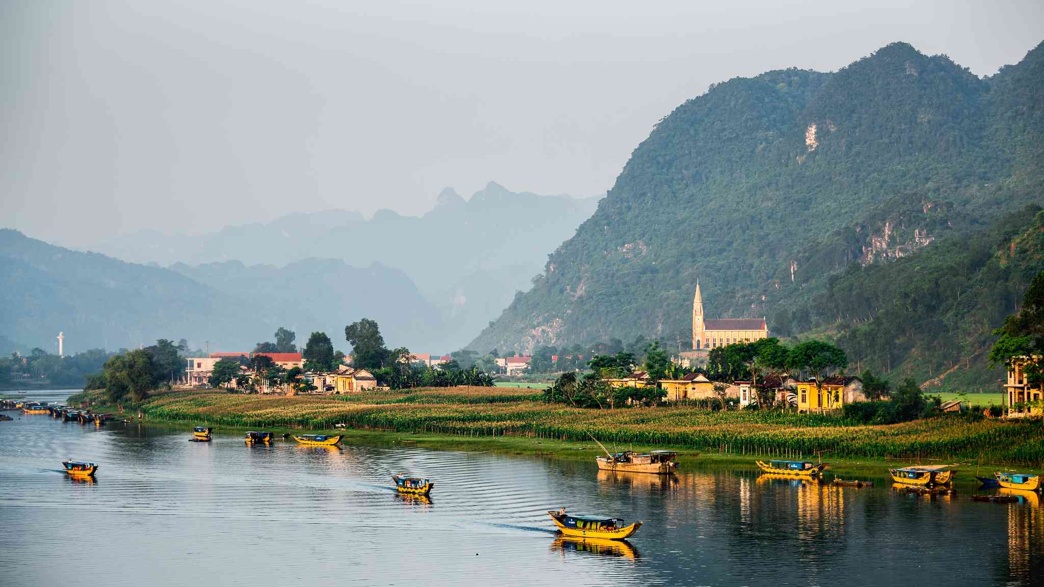 Blick auf die Landschaft von Hue - private Tagesreise von Phong Nha-Ke Bang  - Foto 6