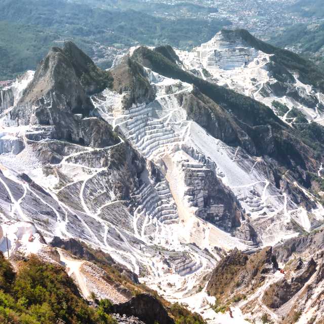 Genoa to Carrara Marble Quarries: Private day trip
