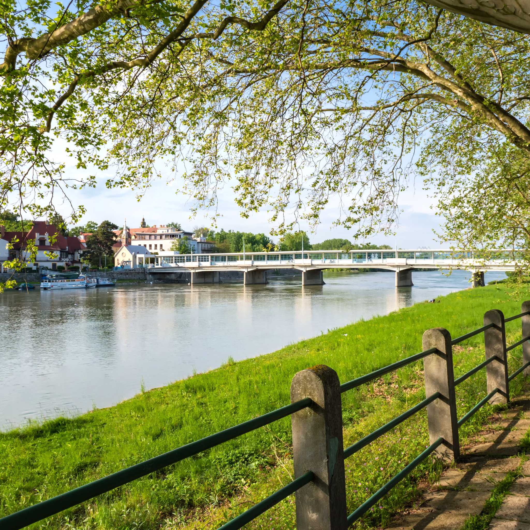 Private car transfers in Slovakia from Piestany