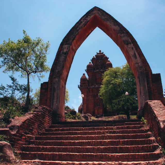 Nha Trang to Po Klong Garai Temple and Sand Dunes: Day trip