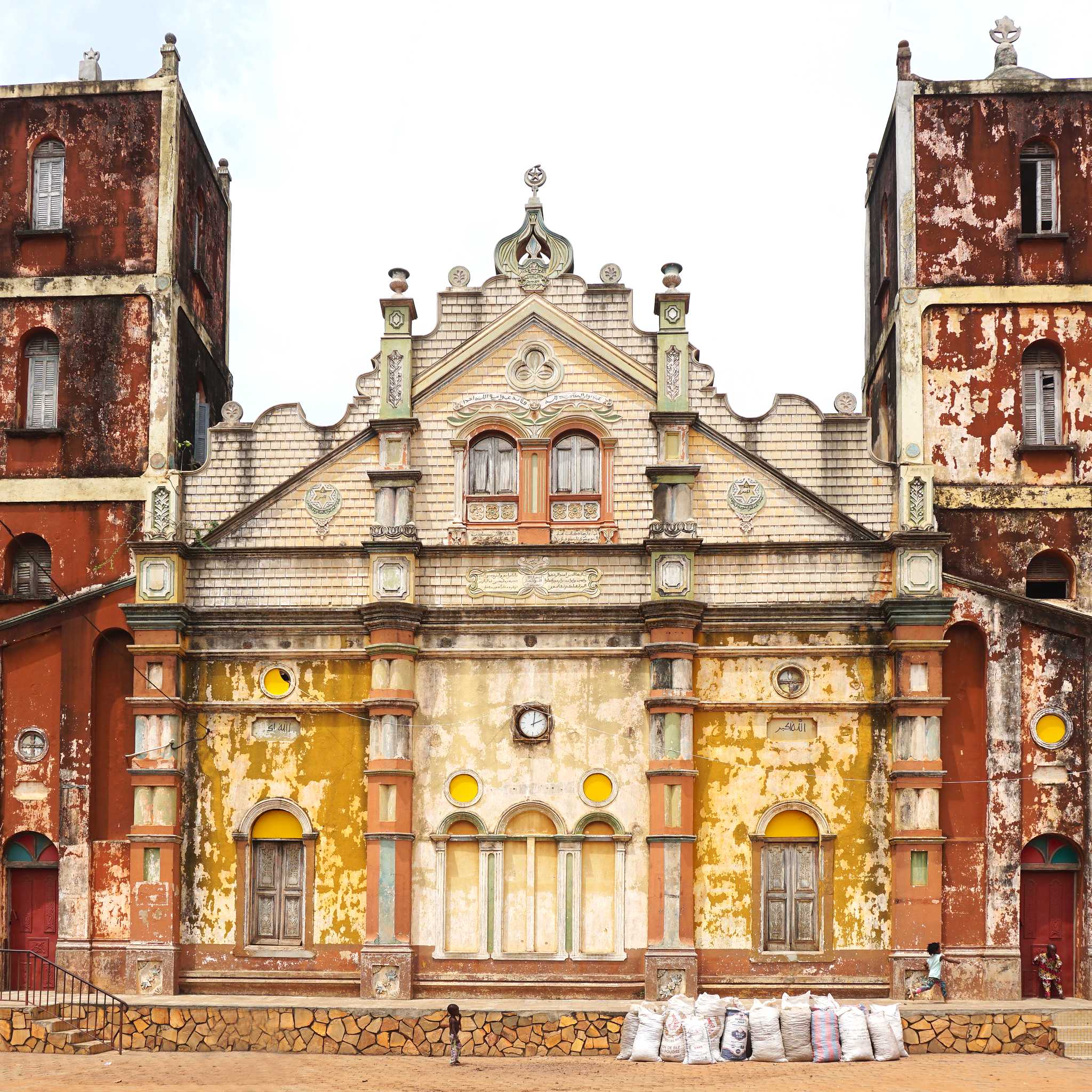 Private car transfers in Benin from Porto-Novo