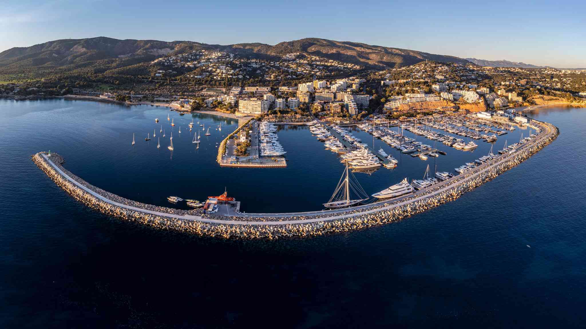Blick auf die Landschaft von Puerto Portals - private Tagesreise von Palma de Mallorca Airport - Foto 3