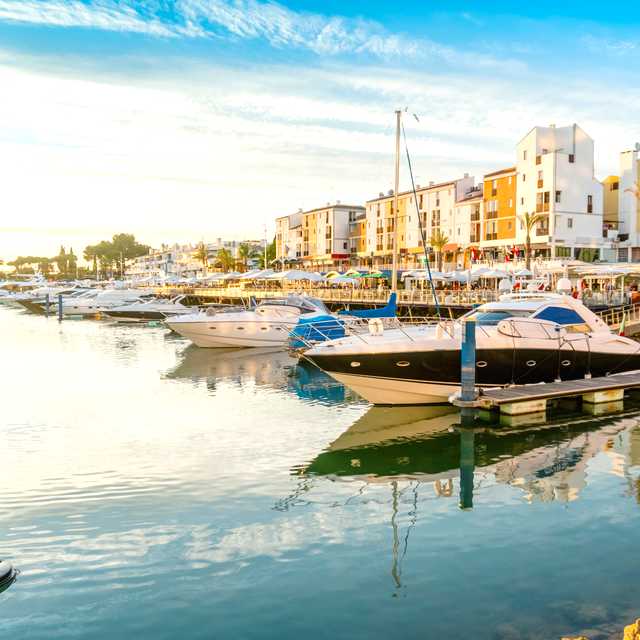 Faro City to Albufeira and Quarteira: Private day trip