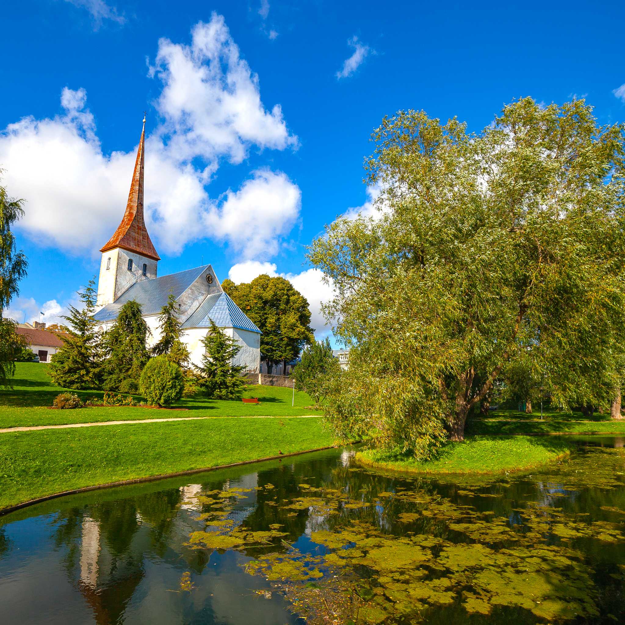 Private car transfers in Estonia from Rakvere