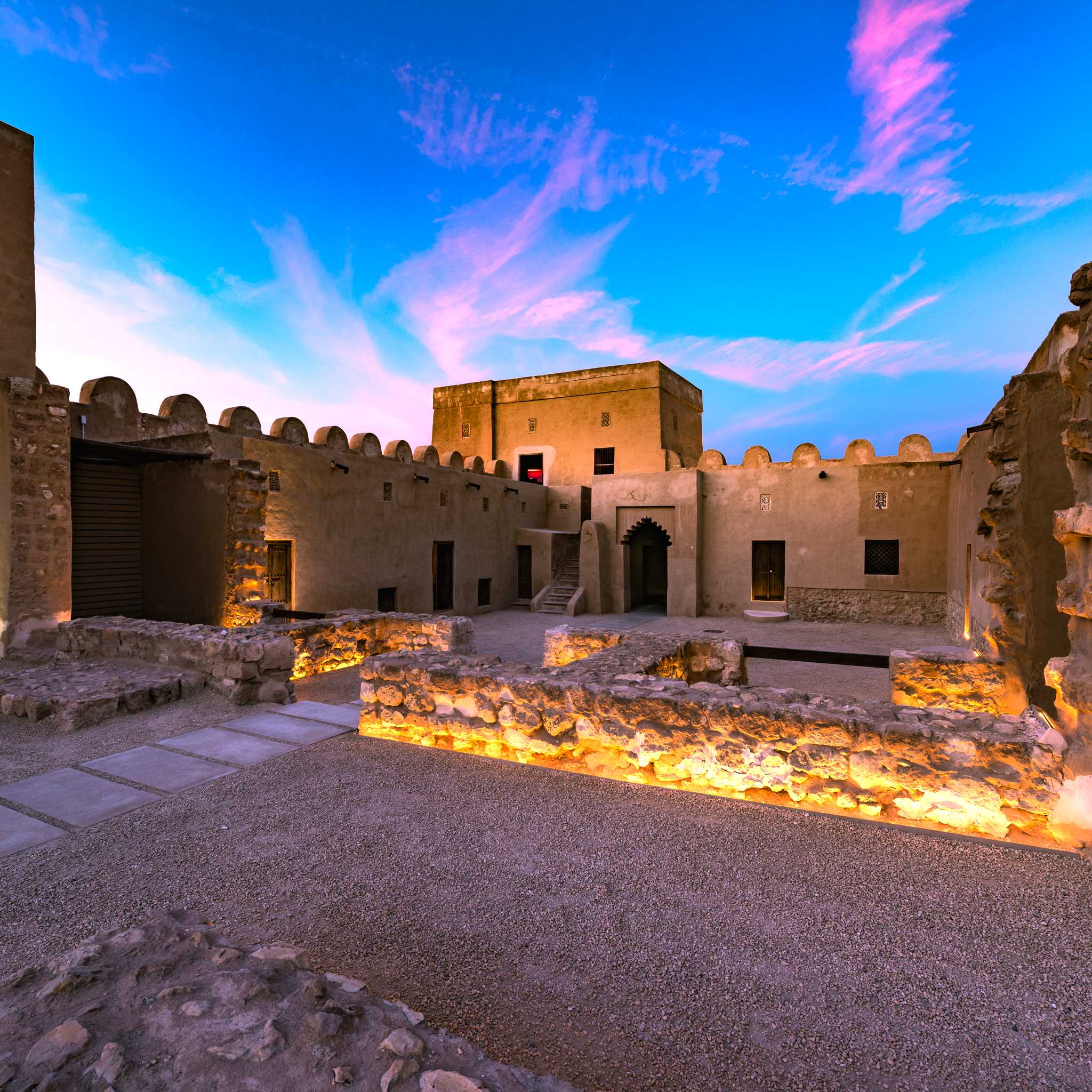 Private car transfers in Bahrain from Riffa