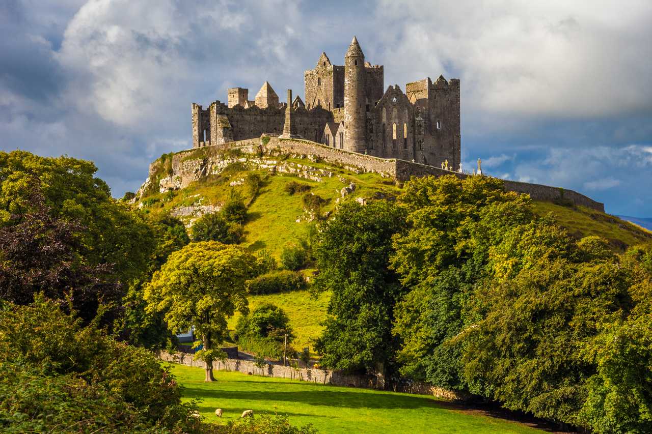 Private Day Trip from Limerick to Rock of Cashel and Back
