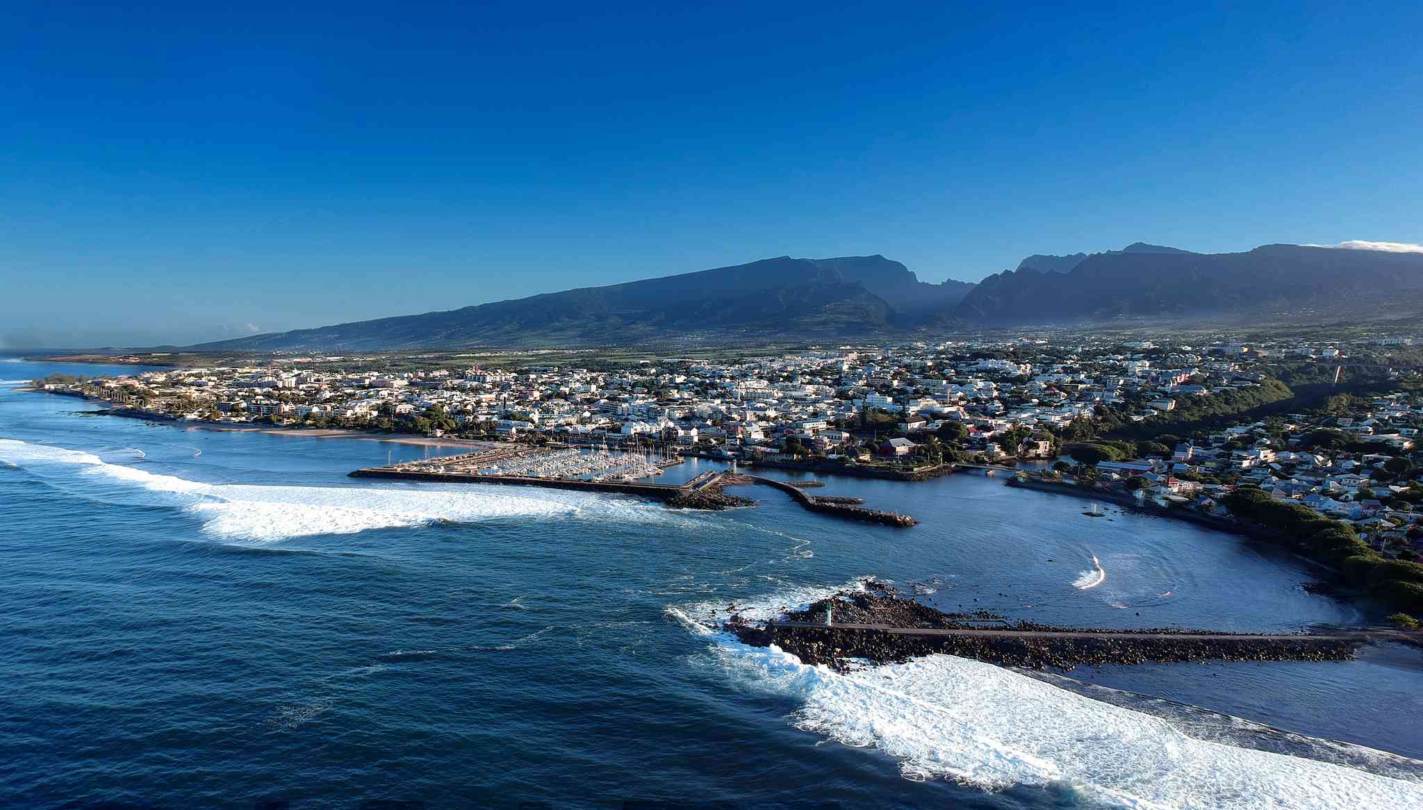 Scenic view of Saint Denis - private day trip from Saint Pierre - photo 4