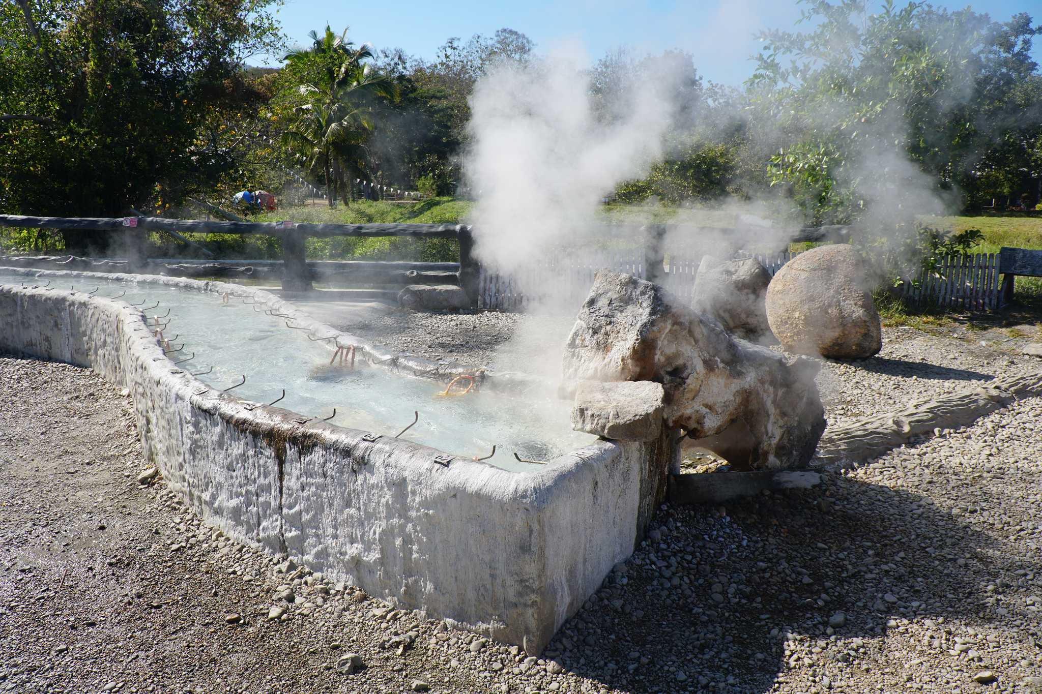 Reiseroute Stop in San Kamphaeng Hot Springs auf privatem Tagesausflug von Chiang Mai