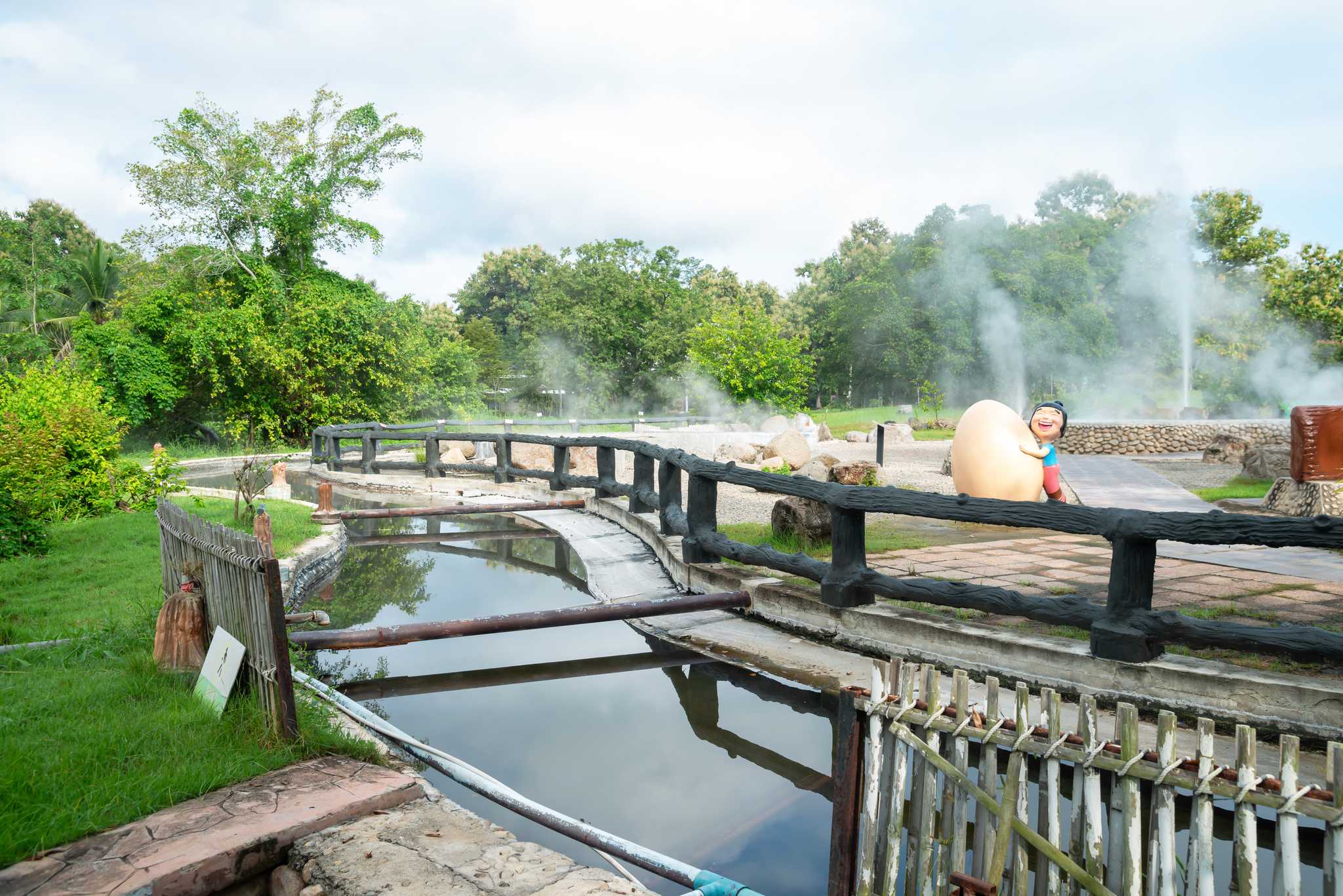 Reiseroute Stop in San Kamphaeng Hot Springs auf privatem Tagesausflug von Chiang Mai