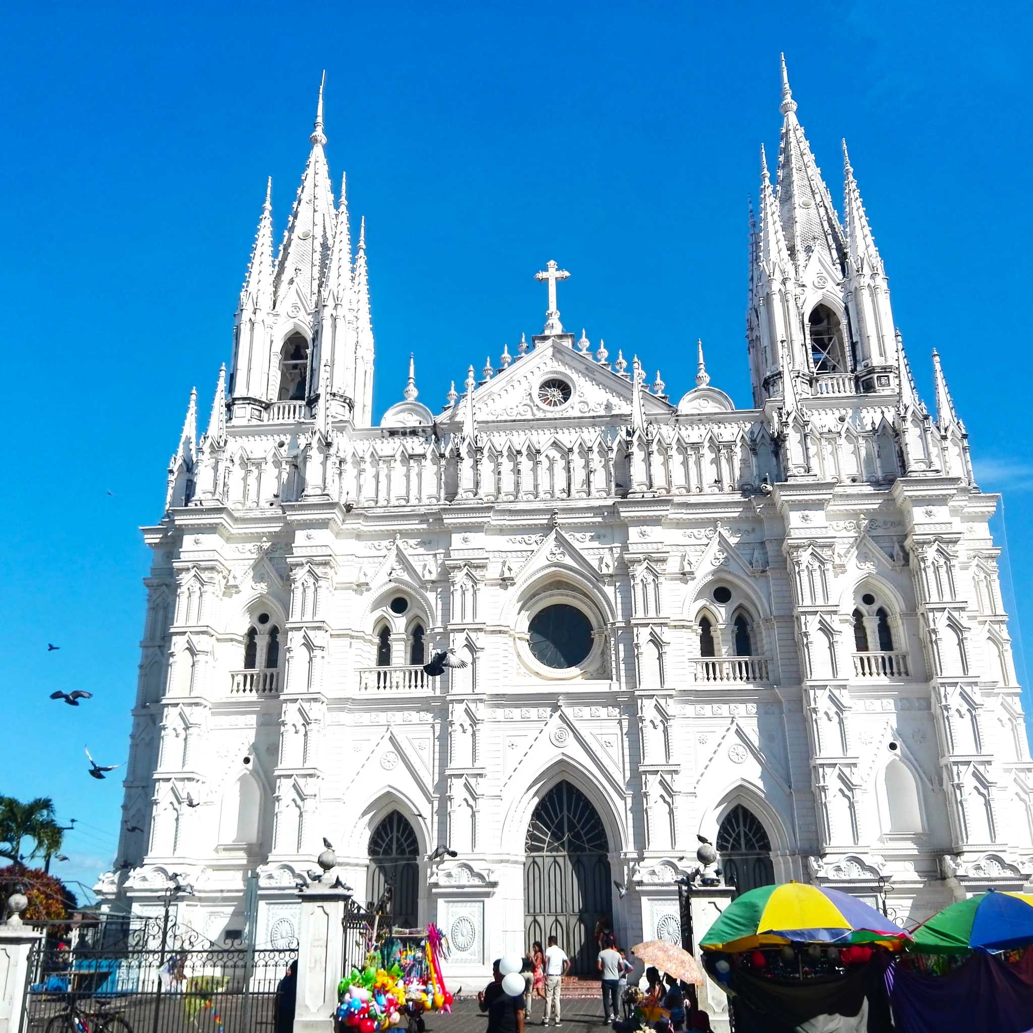 Private car transfers in El Salvador from Santa Ana