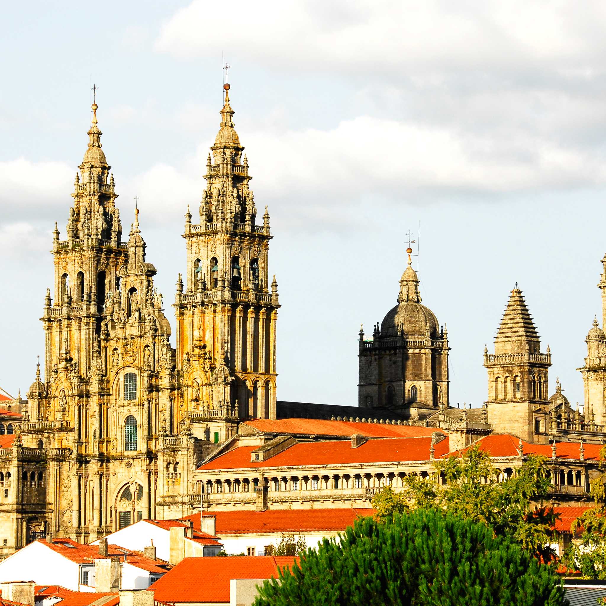 Private car transfers in Spain from Santiago de Compostela