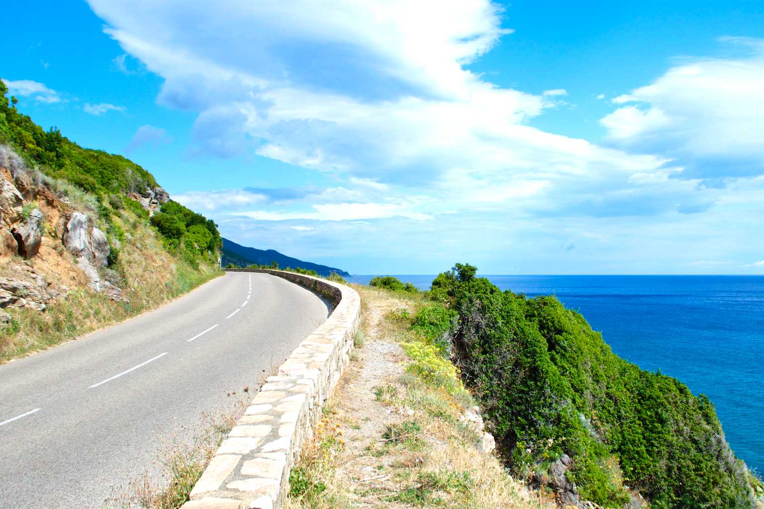 Tailored trips for Scenic drives to stunning destinations - Private transfers by Daytrip