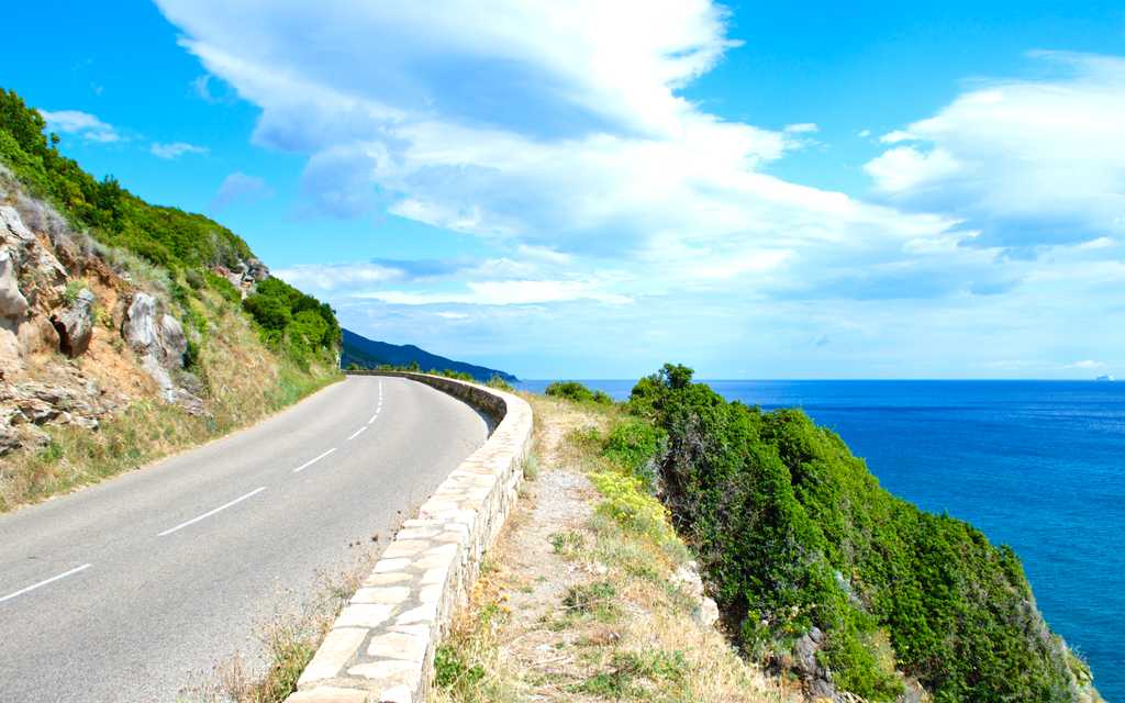 Tailored trips for Scenic drives to stunning destinations - Private transfers by Daytrip