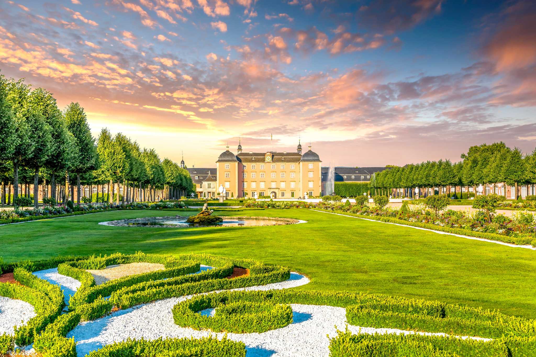 Frankfurt Airport 에서 출발하는 개인적인 하루 여행 중 Schwetzingen Palace and Gardens 일정 정지