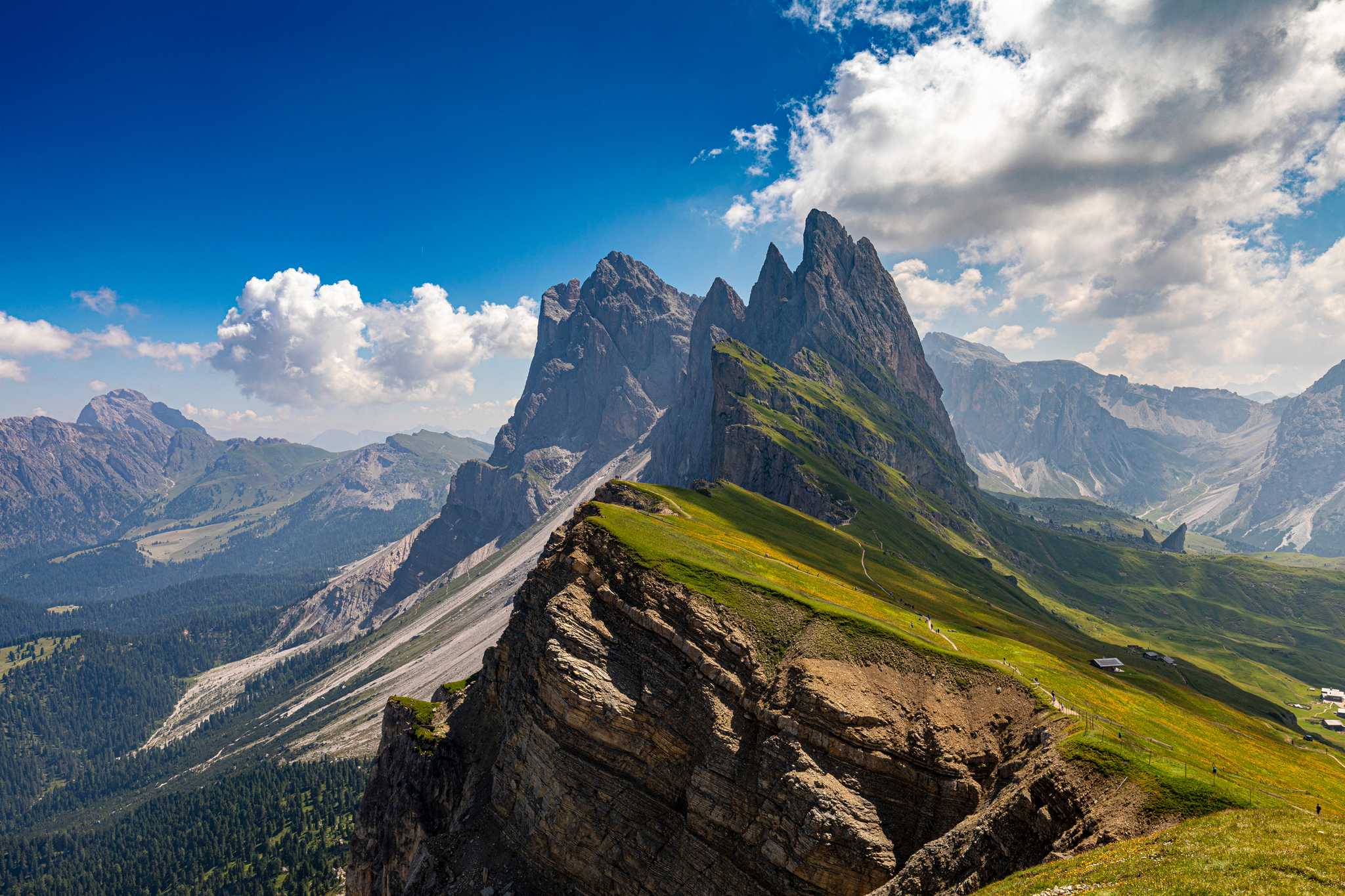 ArrĂȘt de l'itinĂ©raire Ă Ortisei lors d'une excursion privĂ©e d'une journĂ©e depuis Cortina d'Ampezzo