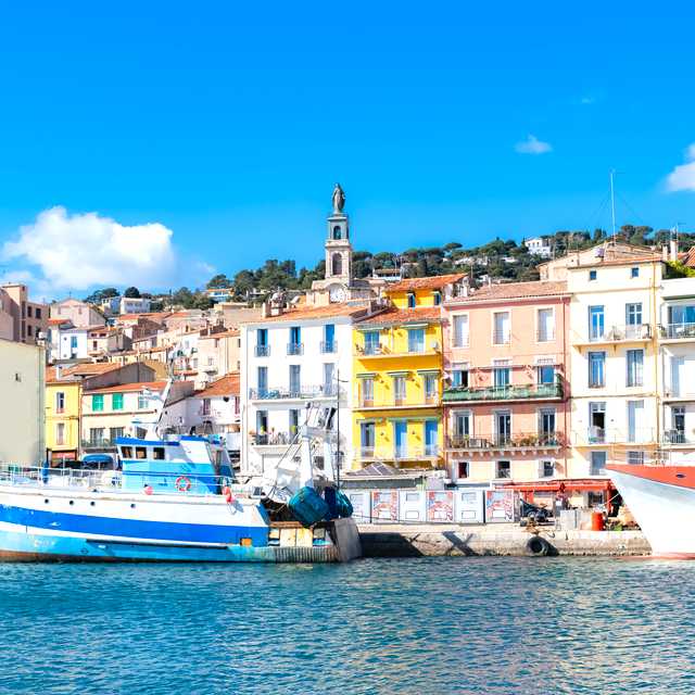 Montpellier to Sete and Fontfroide Abbey: Day trip